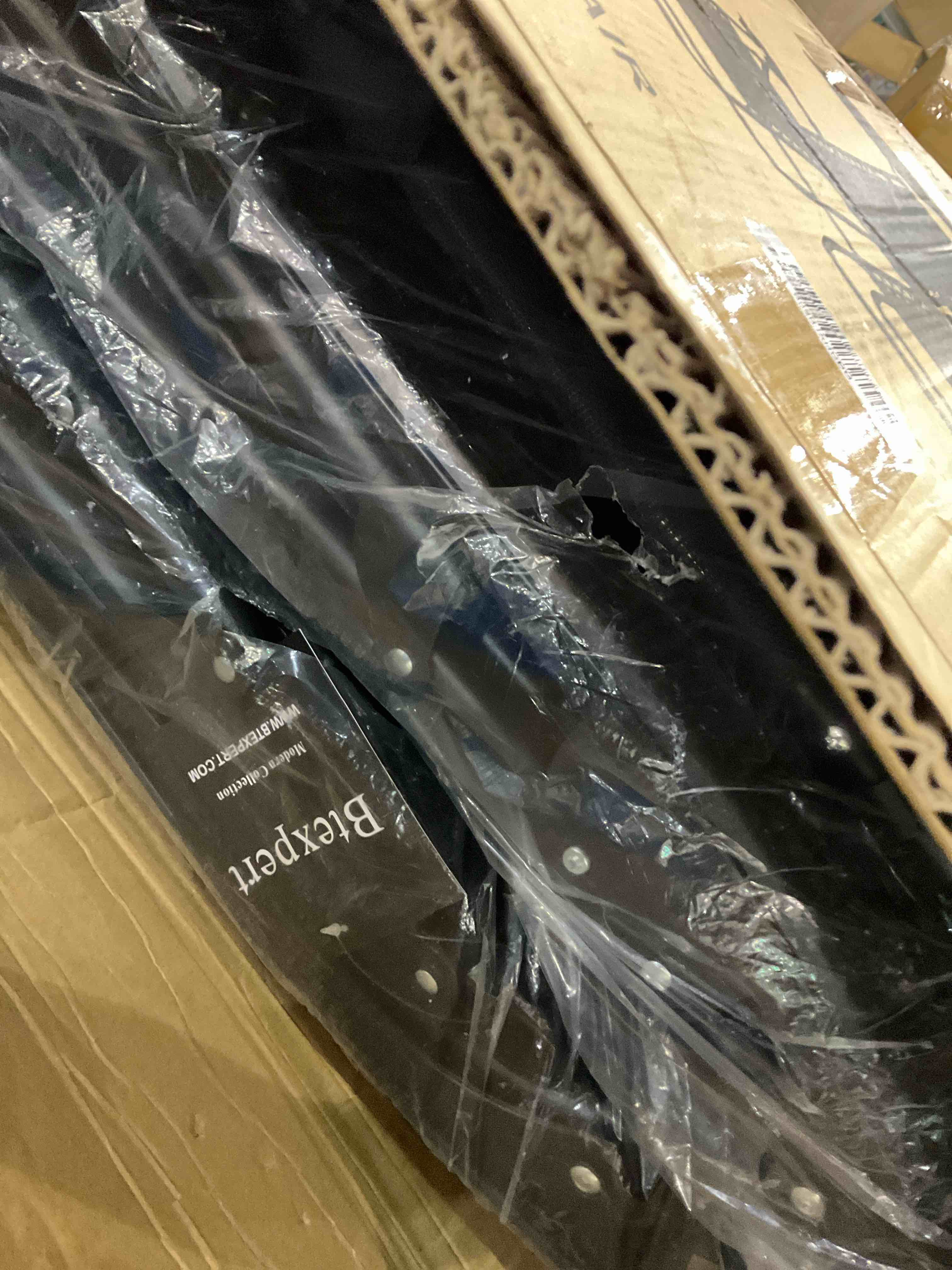 https://s3.amazonaws.com/lotting-images-prod/BargainHunt/EXS01445471_1721648826554.jpeg