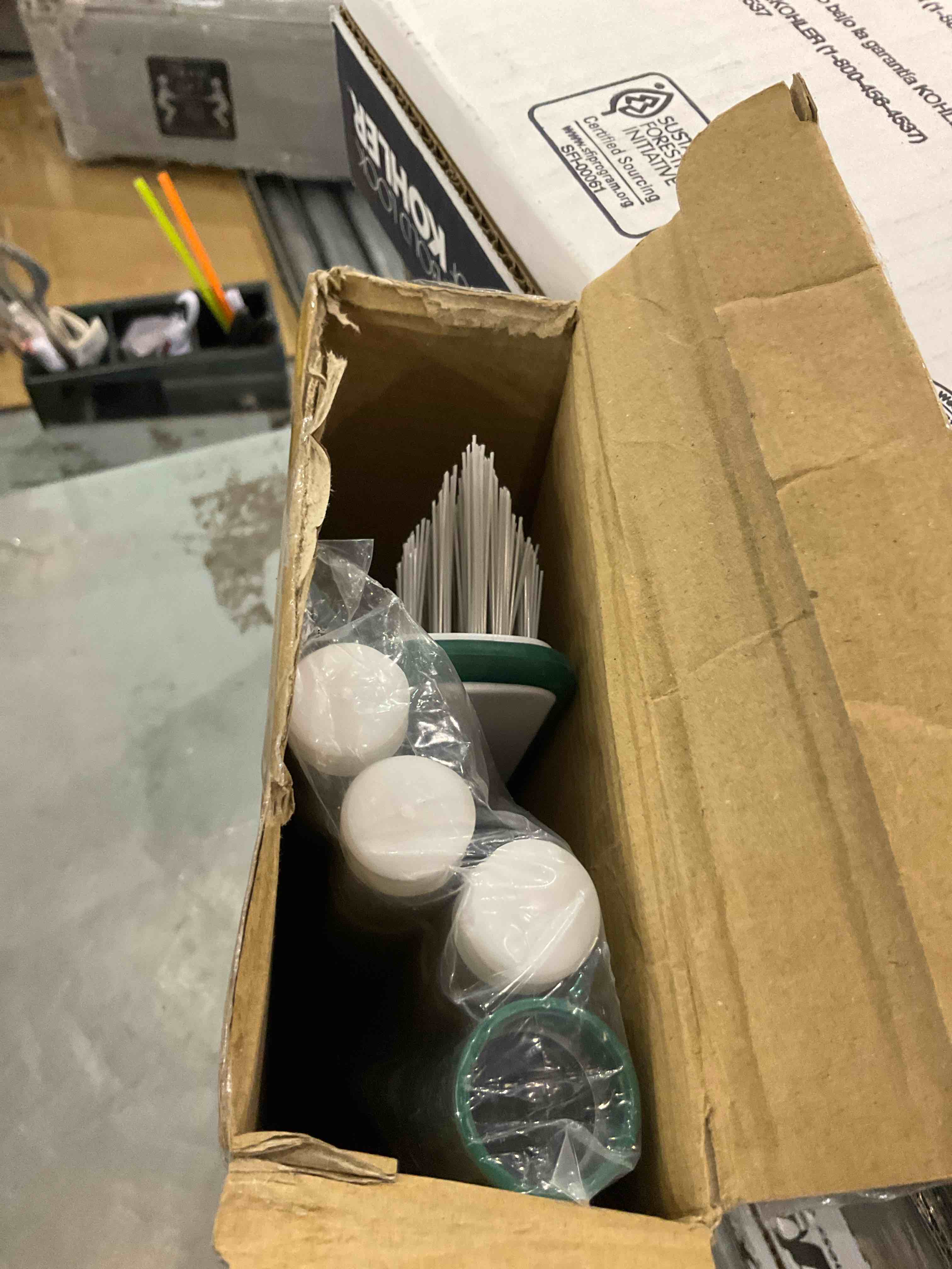 https://s3.amazonaws.com/lotting-images-prod/BargainHunt/EXS01445499_1721656930070.jpeg