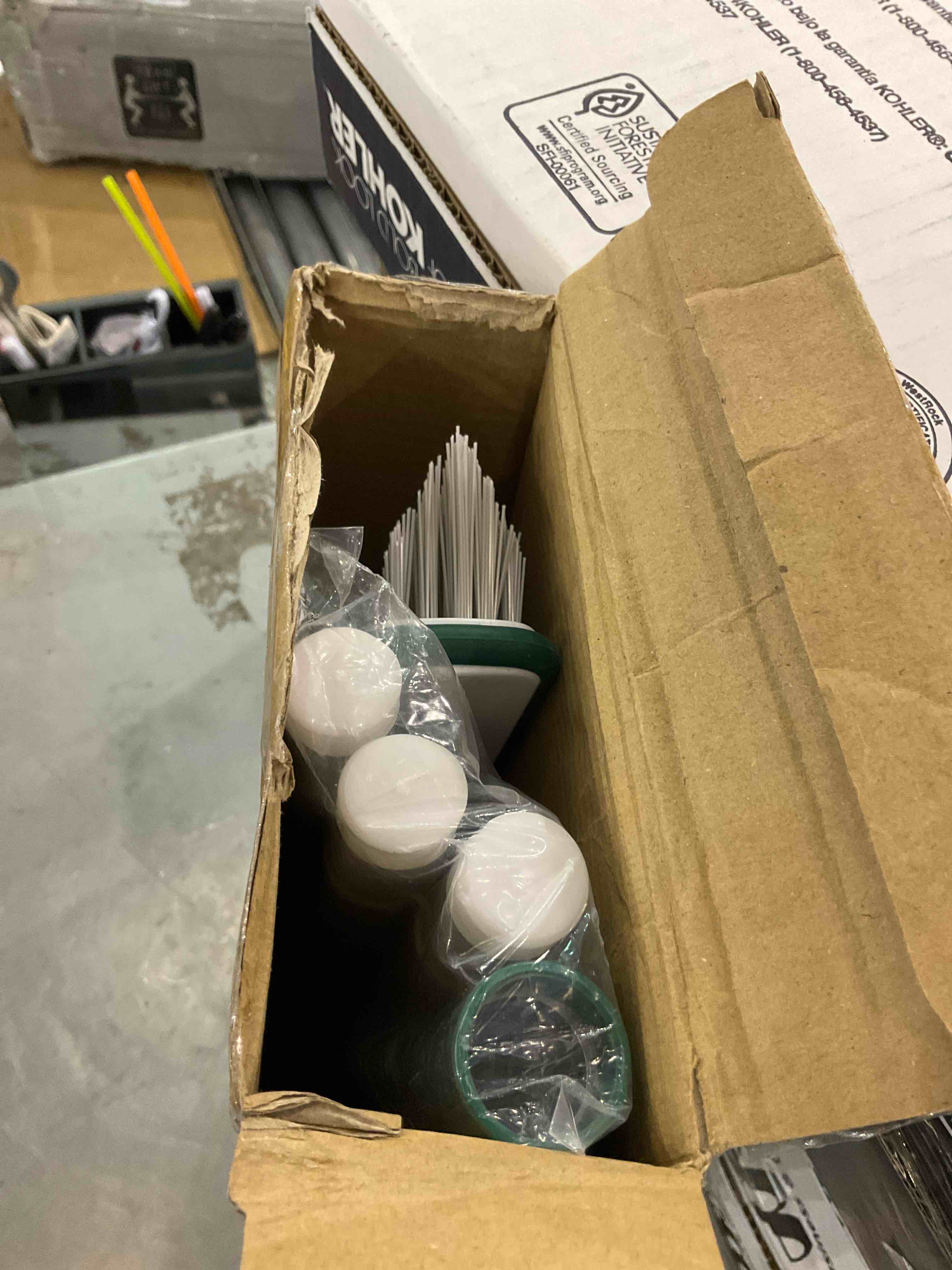 https://s3.amazonaws.com/lotting-images-prod/BargainHunt/EXS01445499_1721656931087.jpeg