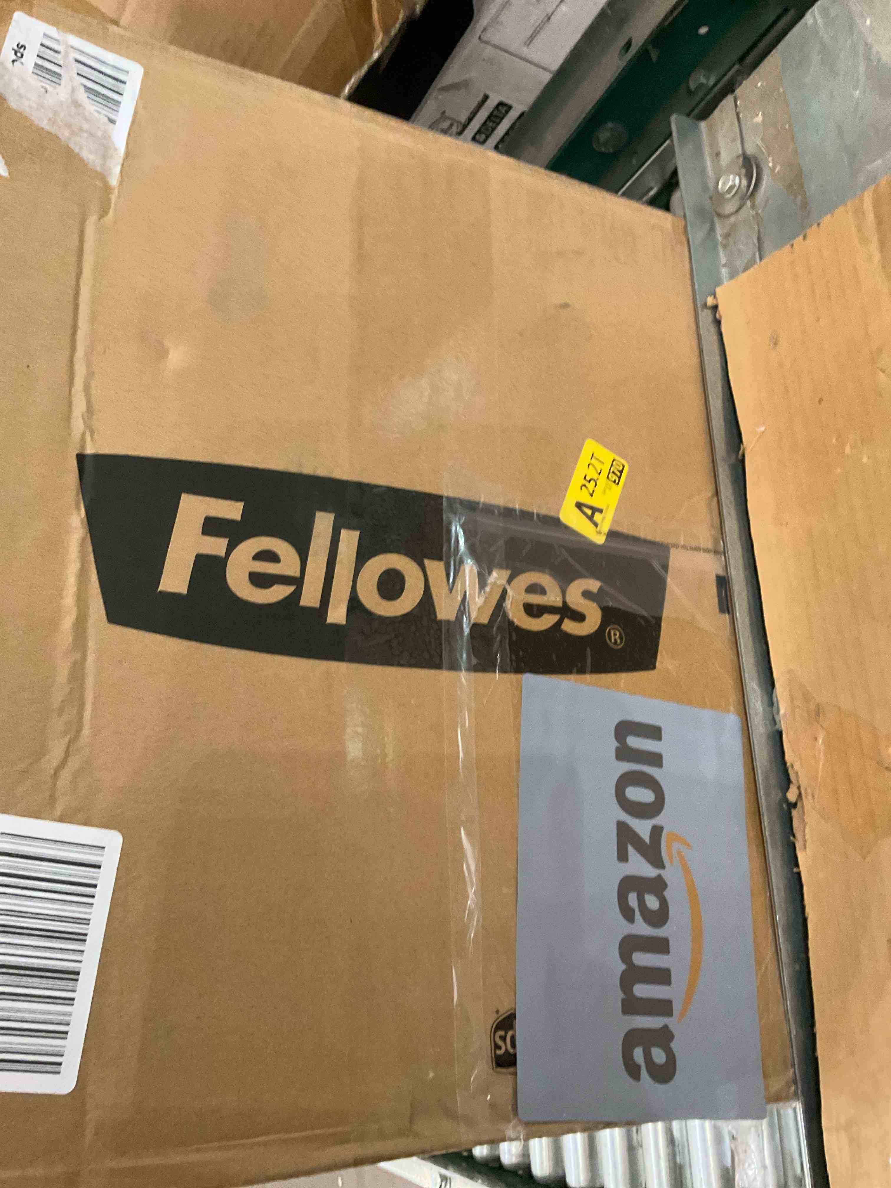 https://s3.amazonaws.com/lotting-images-prod/BargainHunt/EXS01445585_1717437045335.jpeg