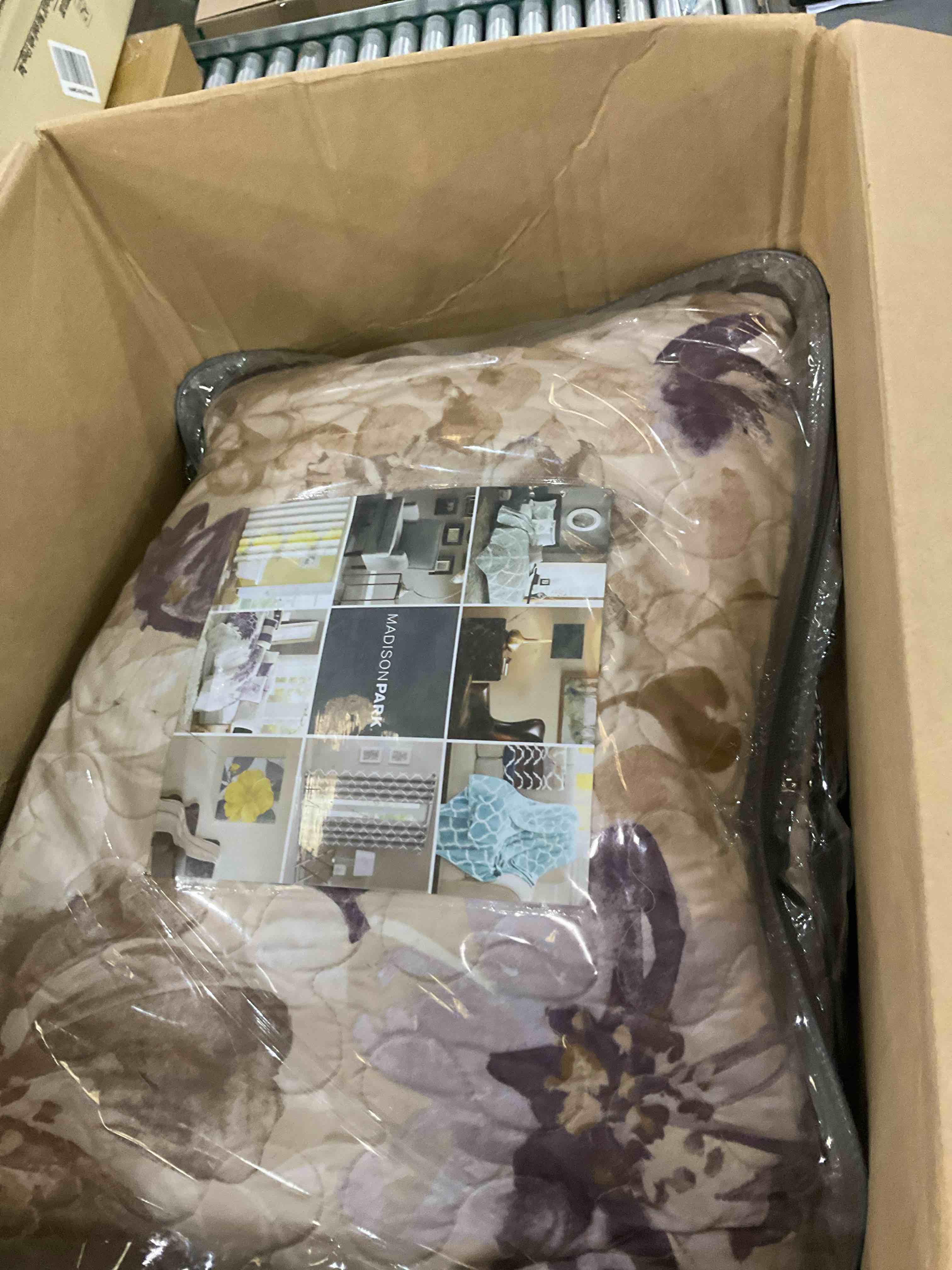 https://s3.amazonaws.com/lotting-images-prod/BargainHunt/EXS01445663_1717511479791.jpeg
