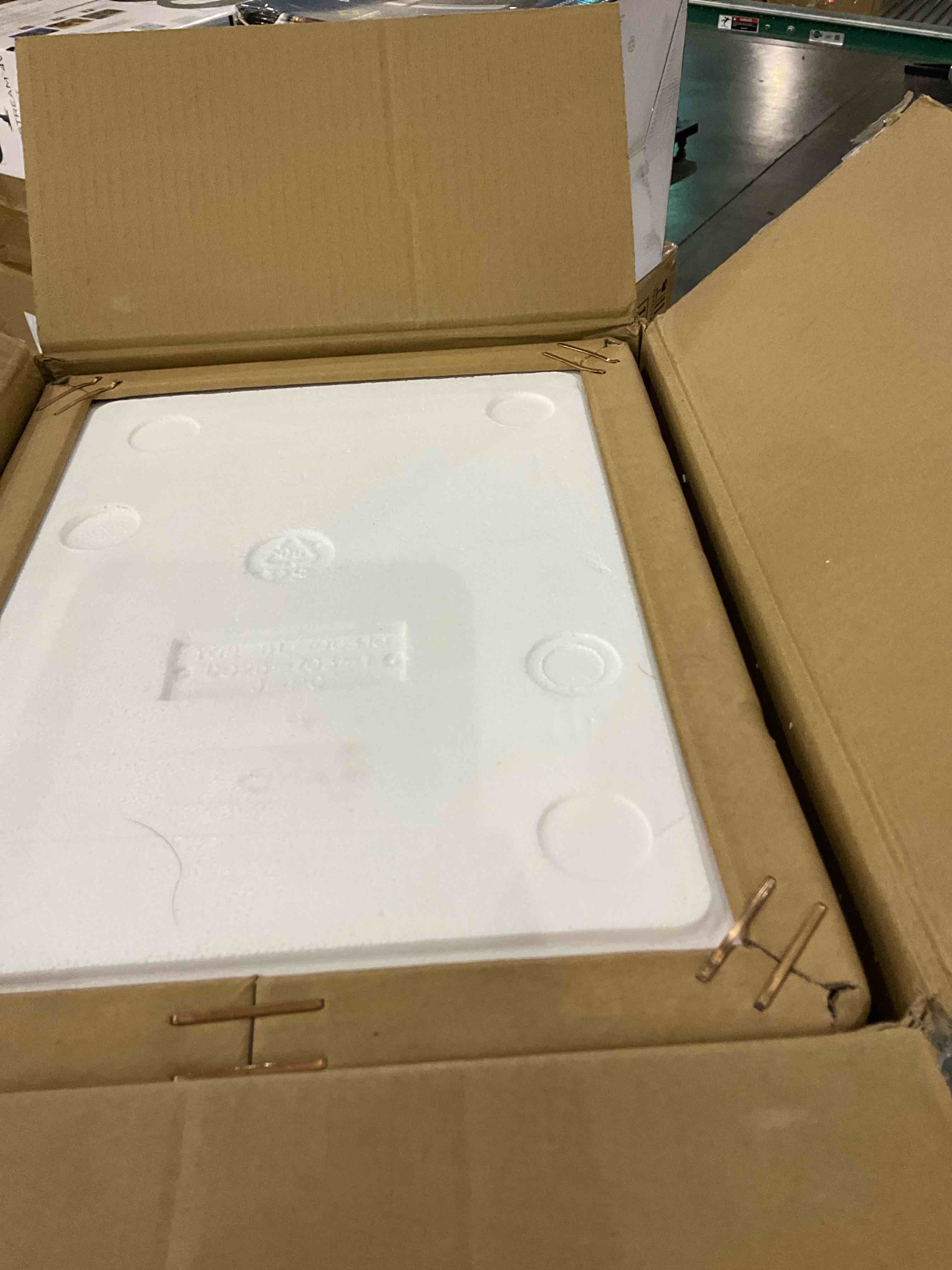 https://s3.amazonaws.com/lotting-images-prod/BargainHunt/EXS01445736_1717586452607.jpeg