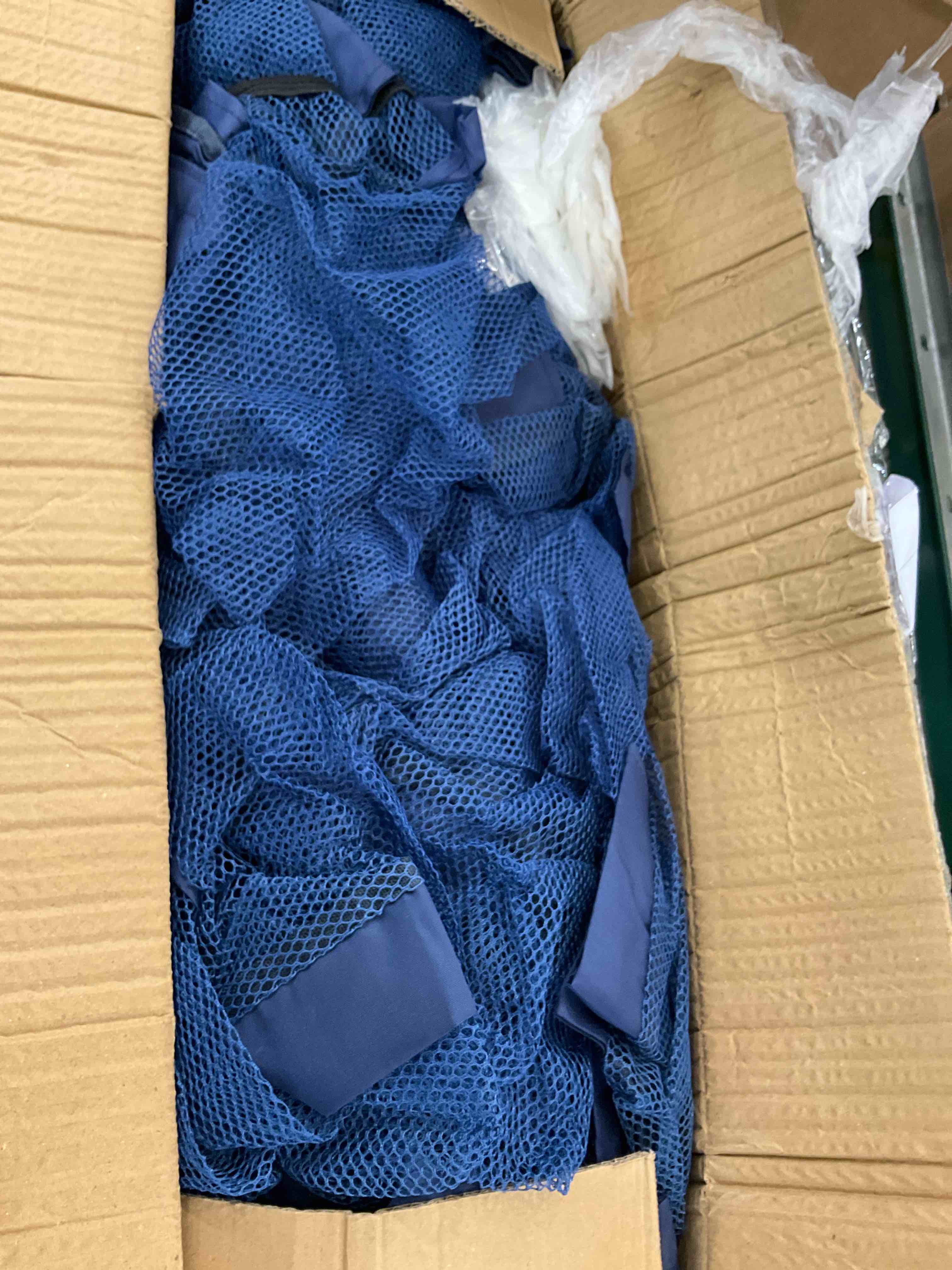 https://s3.amazonaws.com/lotting-images-prod/BargainHunt/EXS01445878_1717614720322.jpeg