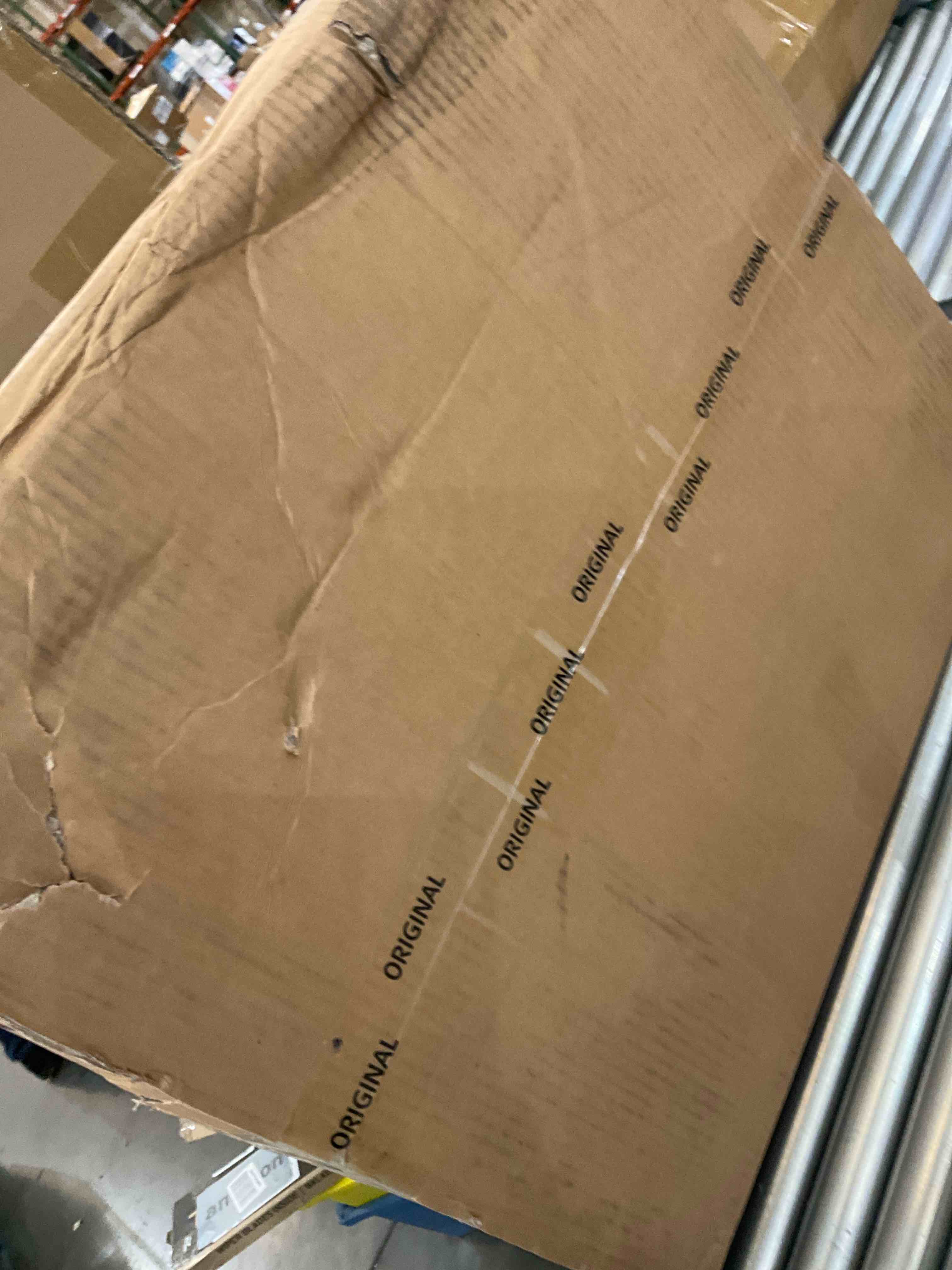 https://s3.amazonaws.com/lotting-images-prod/BargainHunt/EXS01445962_1717688161072.jpeg