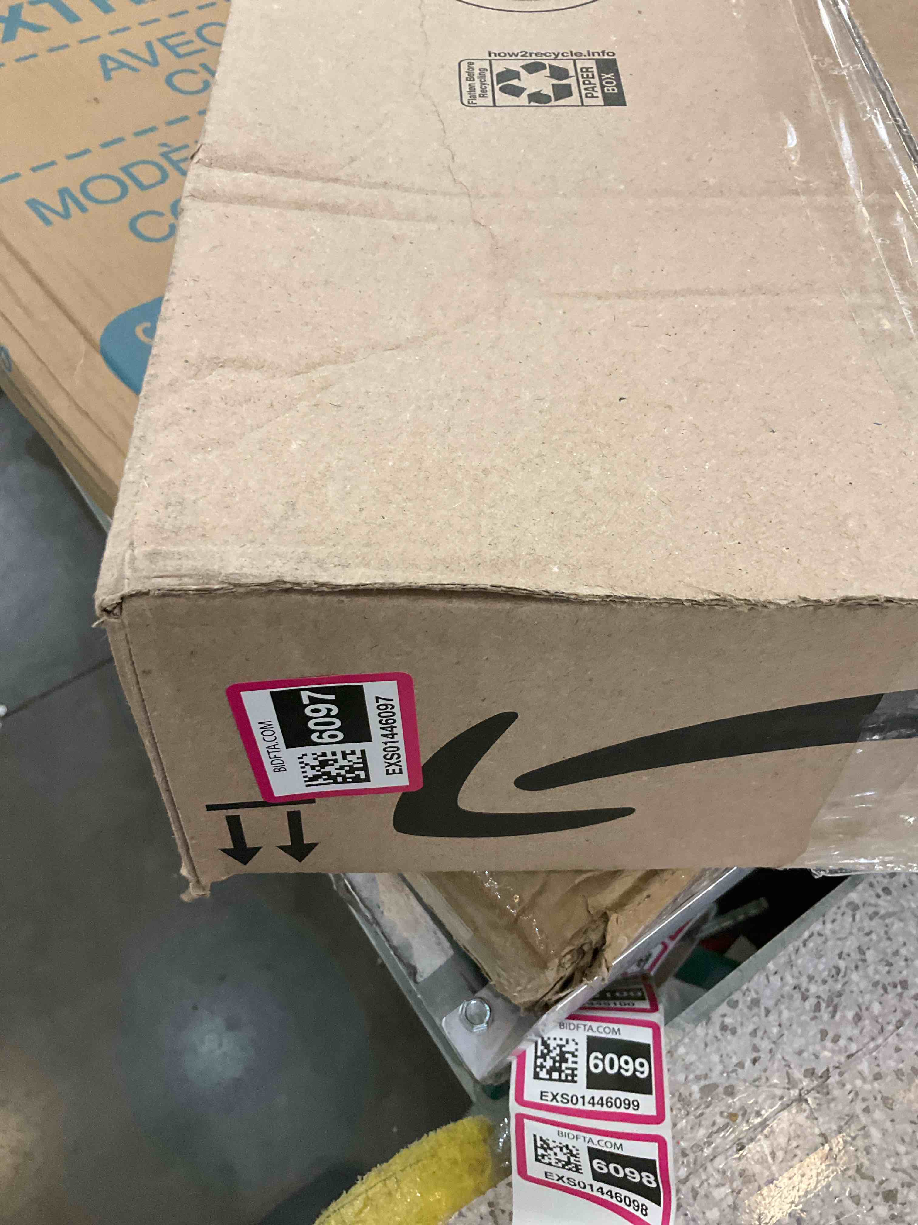 https://s3.amazonaws.com/lotting-images-prod/BargainHunt/EXS01446097_1721057679811.jpeg