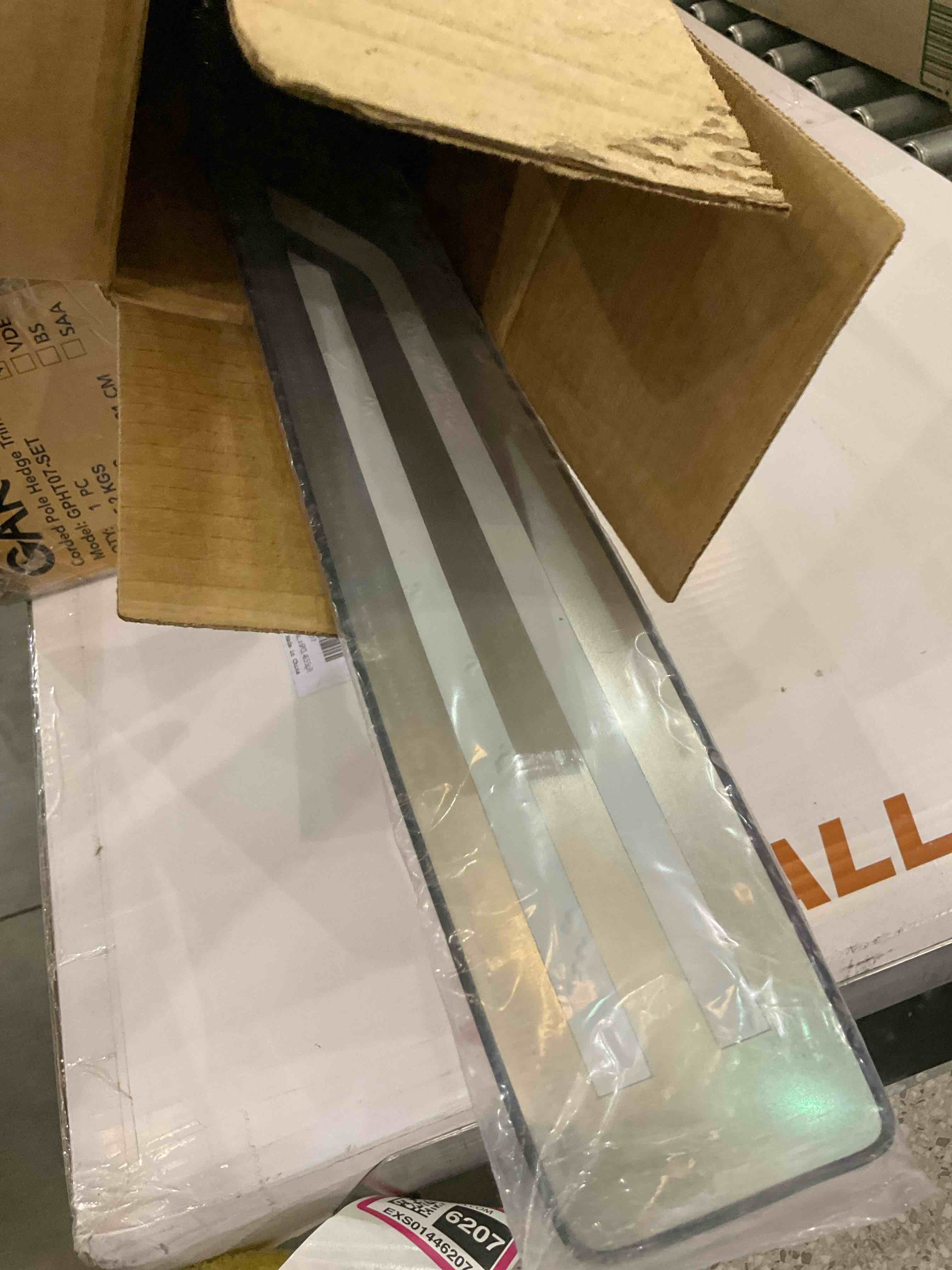 https://s3.amazonaws.com/lotting-images-prod/BargainHunt/EXS01446206_1721149545538.jpeg