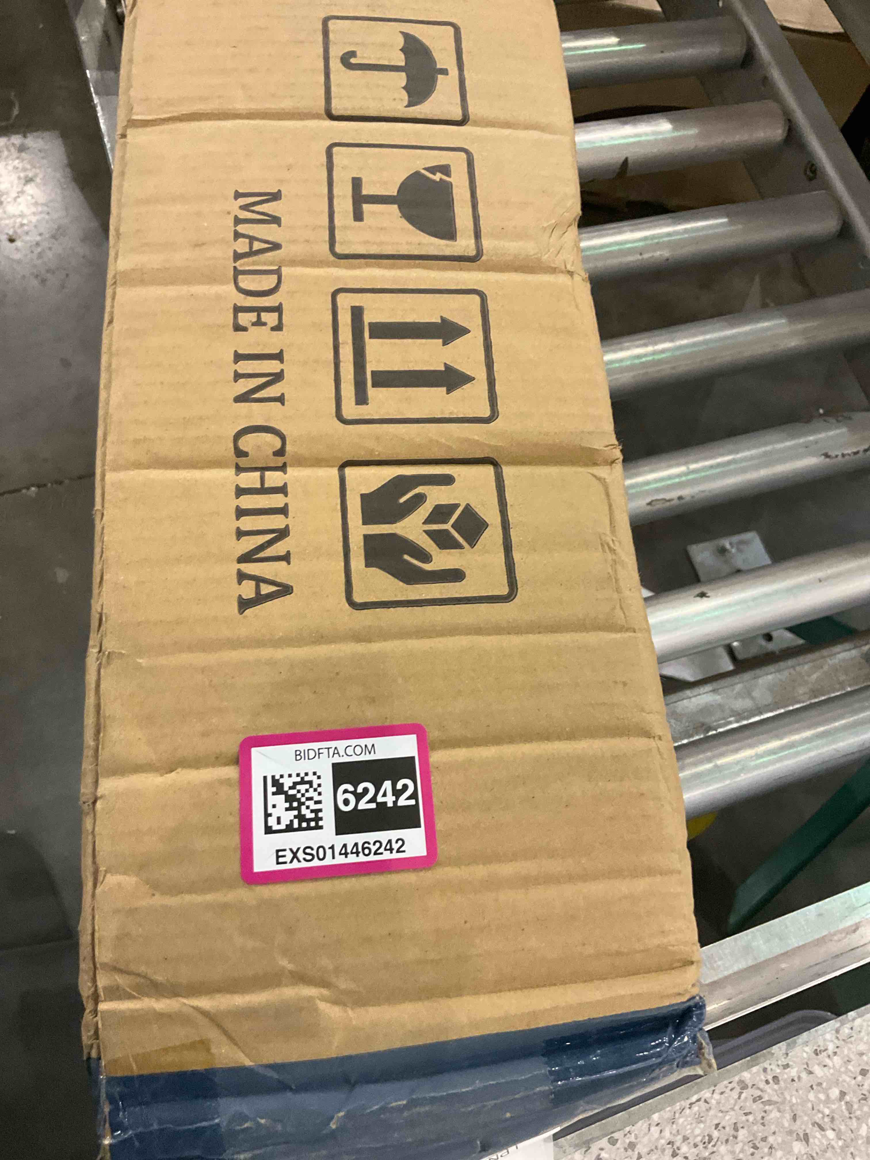 https://s3.amazonaws.com/lotting-images-prod/BargainHunt/EXS01446242_1721217127817.jpeg