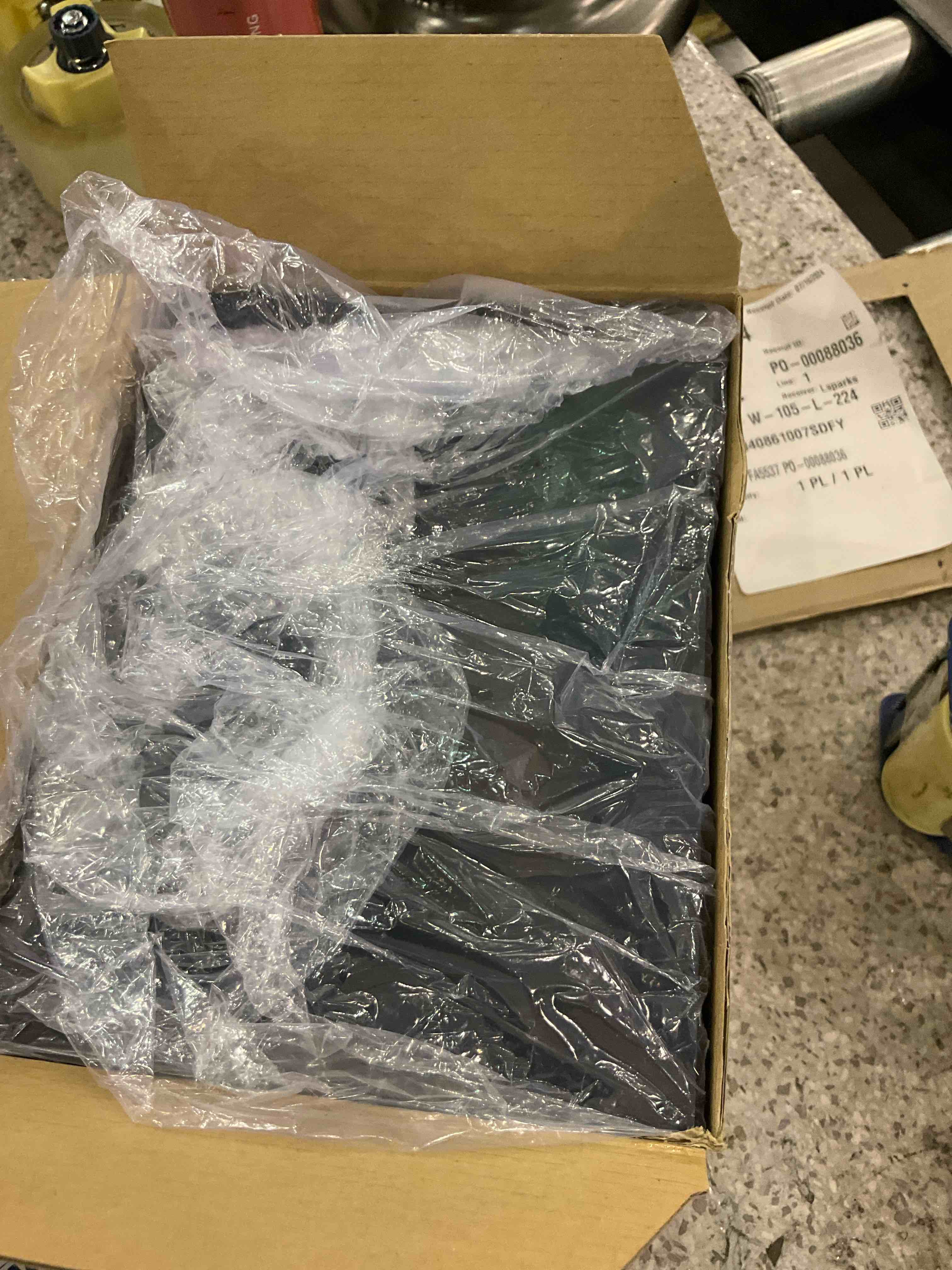 https://s3.amazonaws.com/lotting-images-prod/BargainHunt/EXS01446366_1721655840766.jpeg