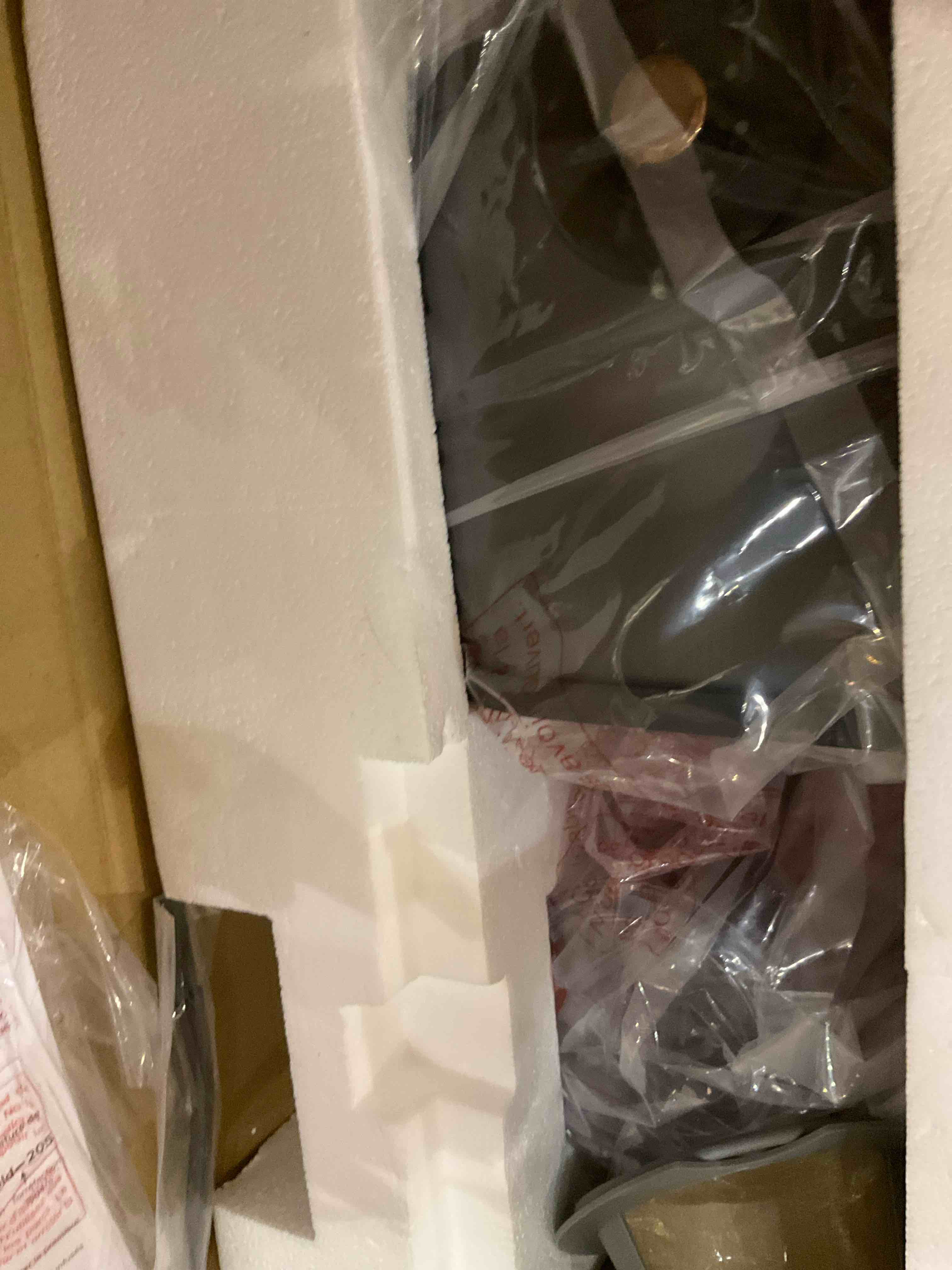 https://s3.amazonaws.com/lotting-images-prod/BargainHunt/EXS01446545_1717512081267.jpeg