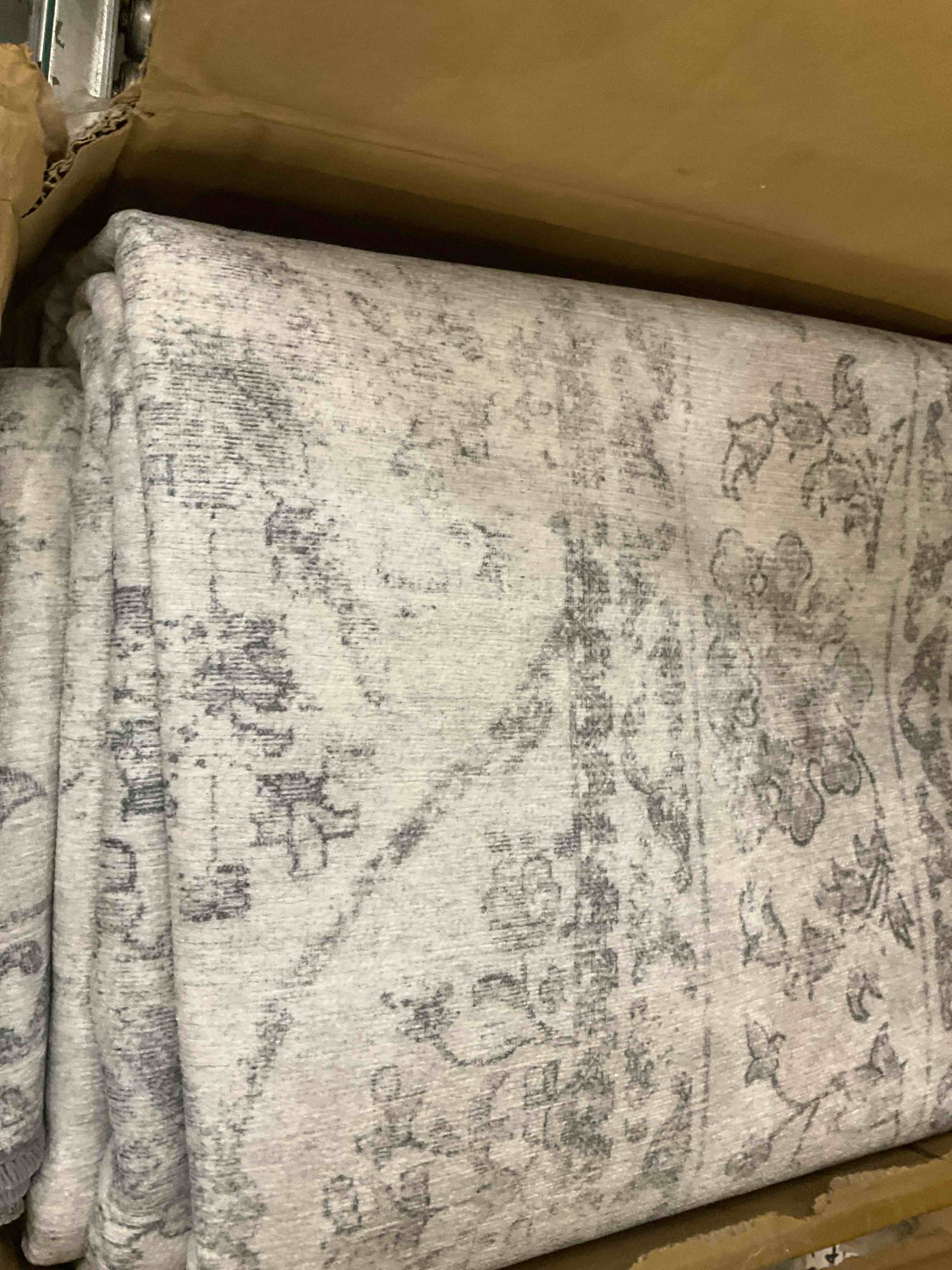https://s3.amazonaws.com/lotting-images-prod/BargainHunt/EXS01446583_1717521782648.jpeg