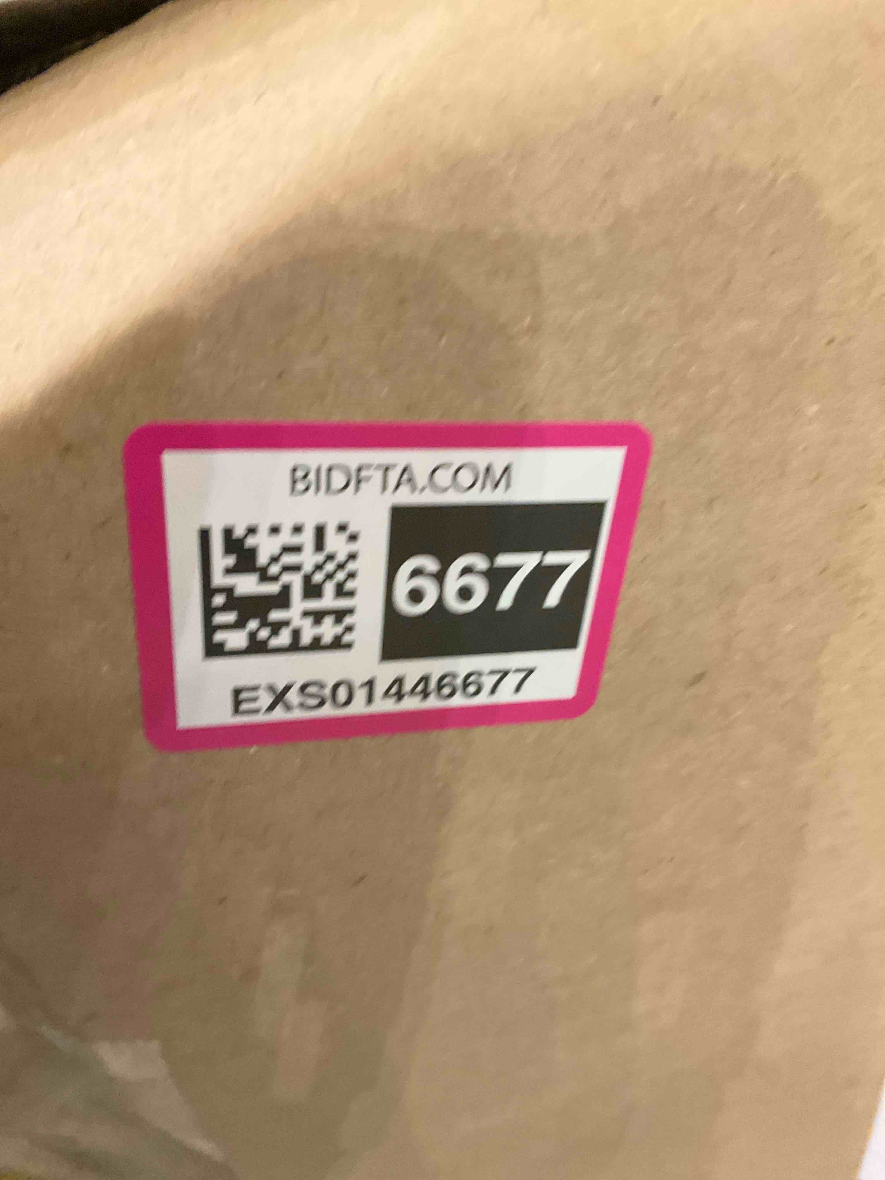 https://s3.amazonaws.com/lotting-images-prod/BargainHunt/EXS01446677_1717601129307.jpeg