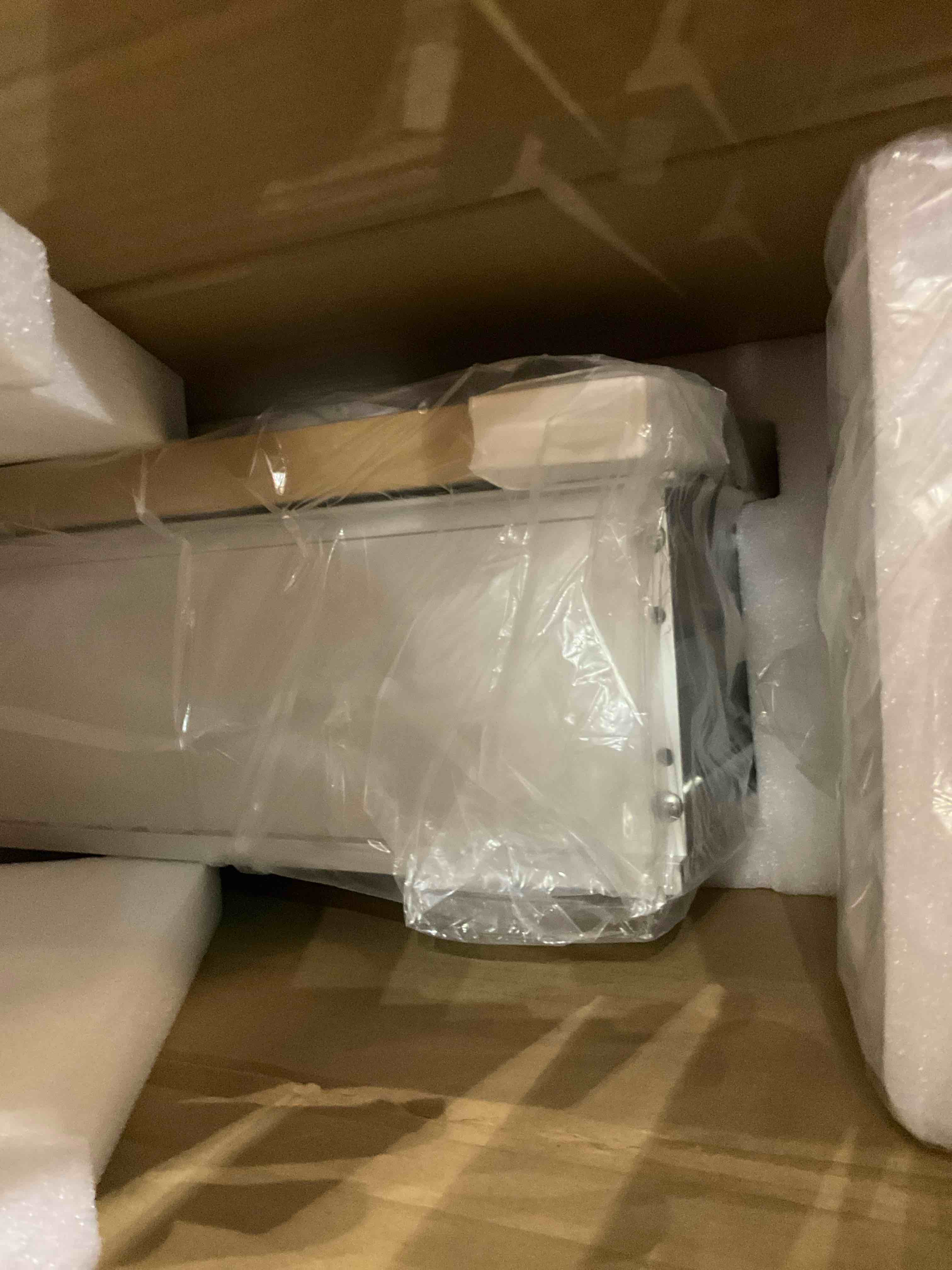 https://s3.amazonaws.com/lotting-images-prod/BargainHunt/EXS01446782_1717688519345.jpeg