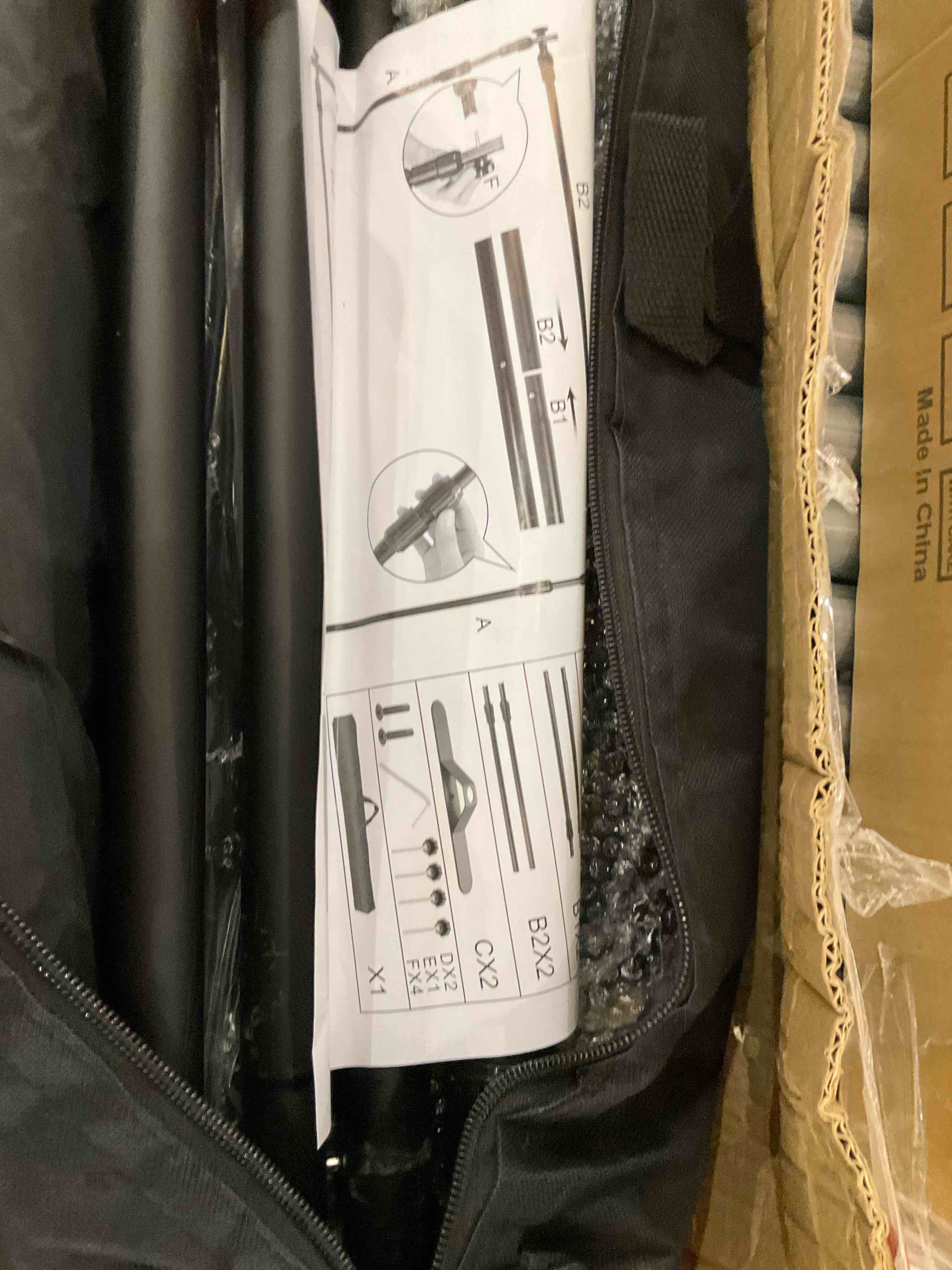 https://s3.amazonaws.com/lotting-images-prod/BargainHunt/EXS01446861_1717771108780.jpeg
