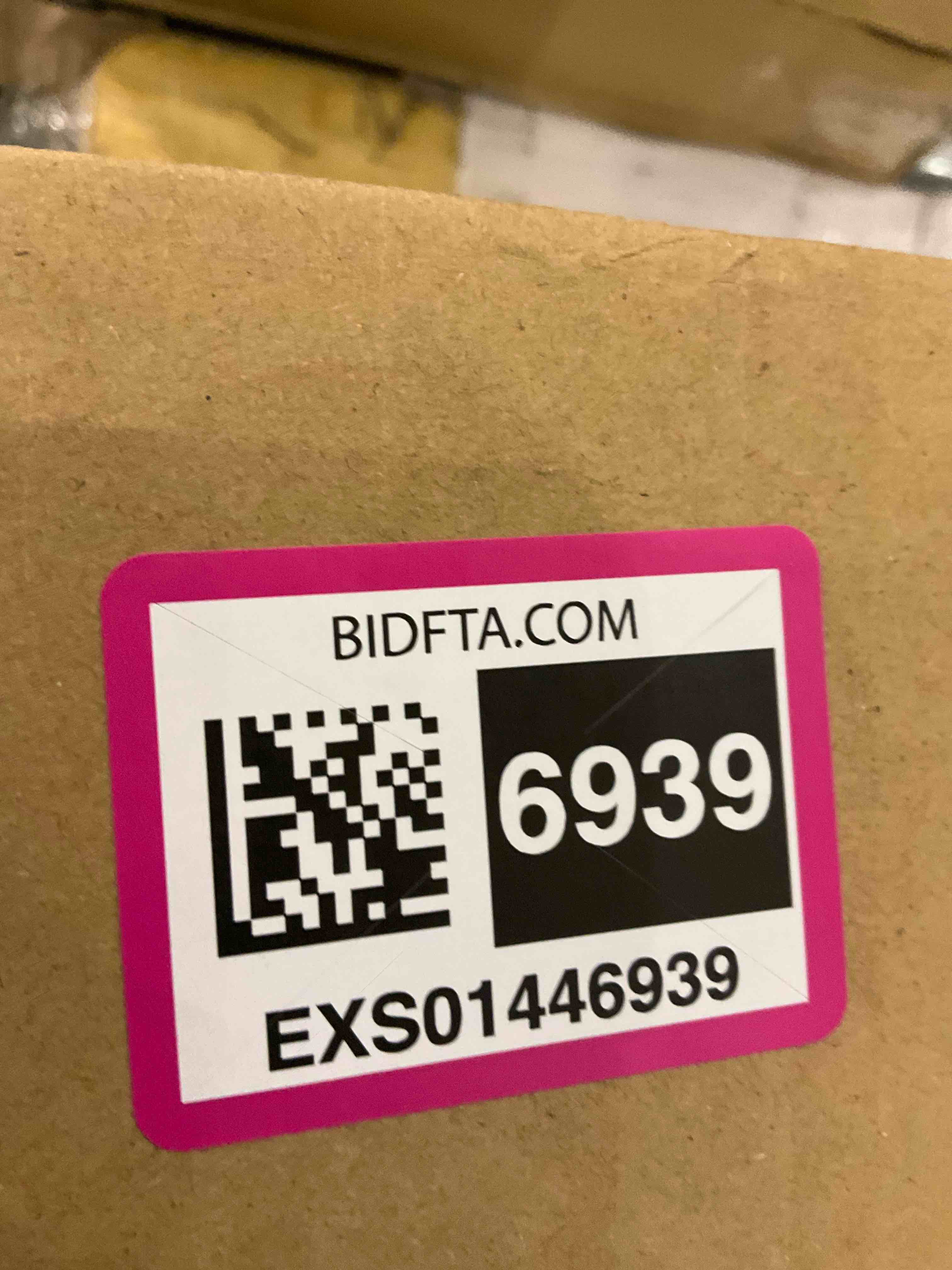 https://s3.amazonaws.com/lotting-images-prod/BargainHunt/EXS01446939_1718022893247.jpeg