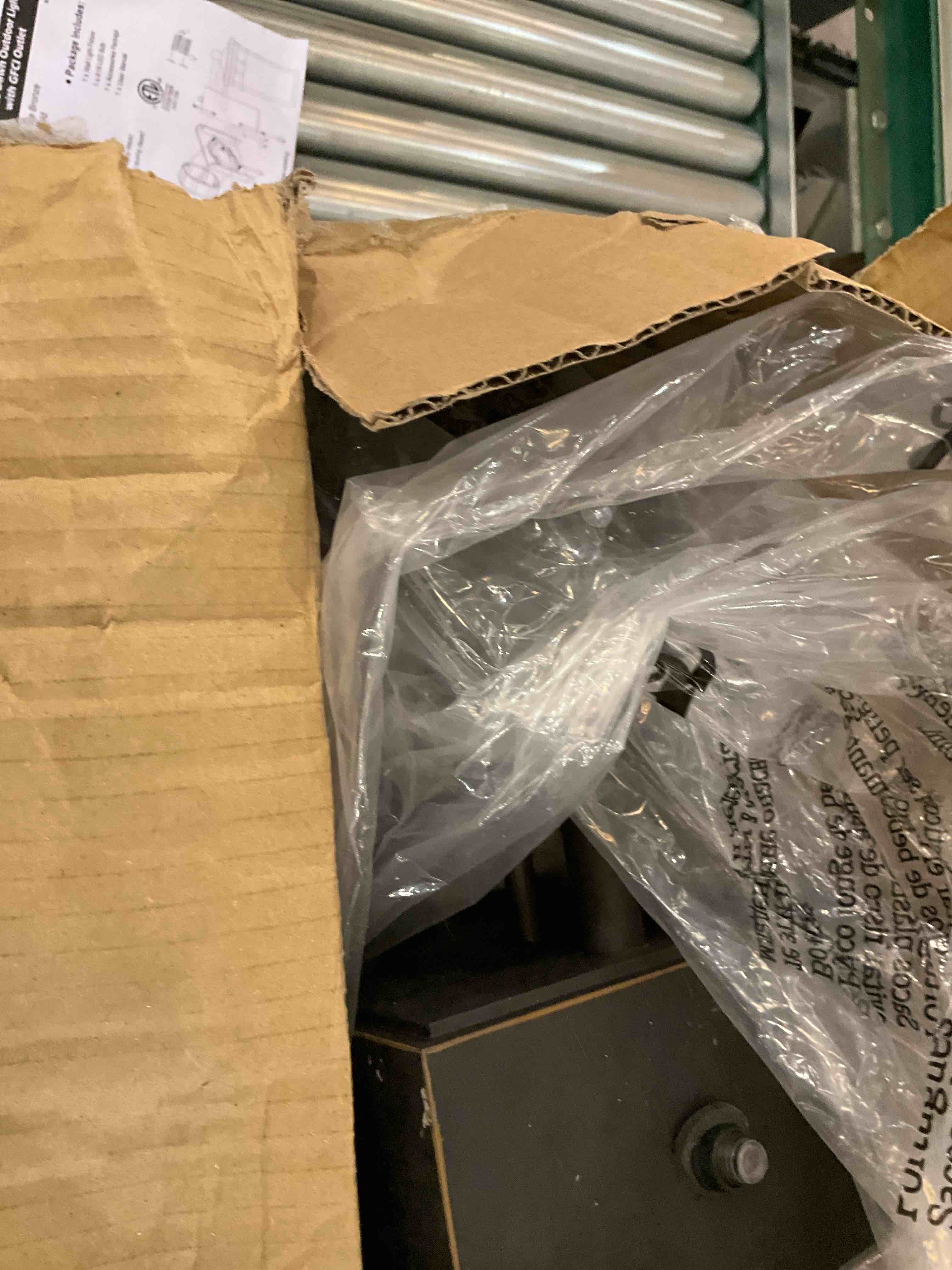 Dusk to Dawn Outdoor Light with GFCI Outlet