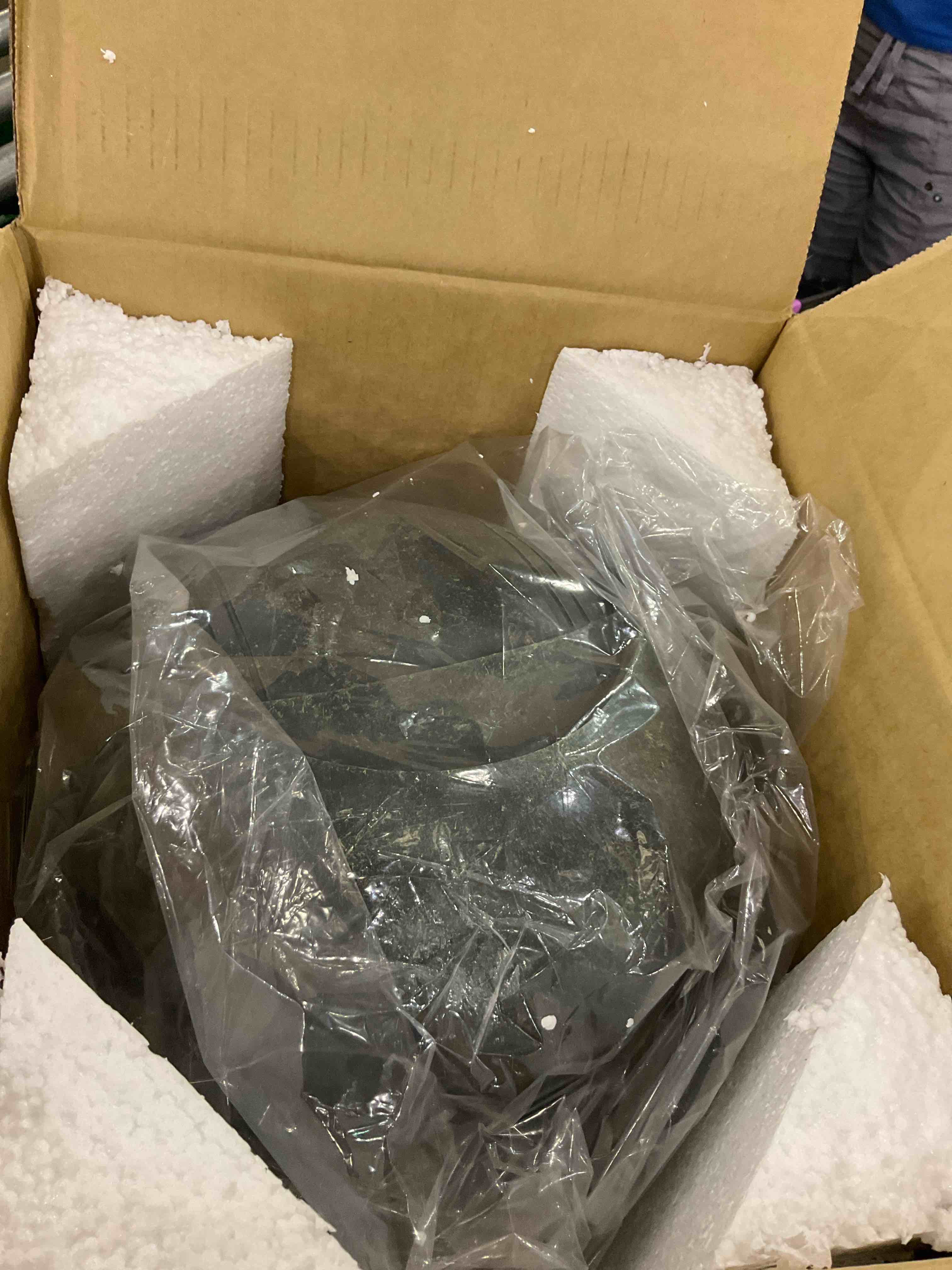https://s3.amazonaws.com/lotting-images-prod/BargainHunt/EXS01447005_1717586615720.jpeg