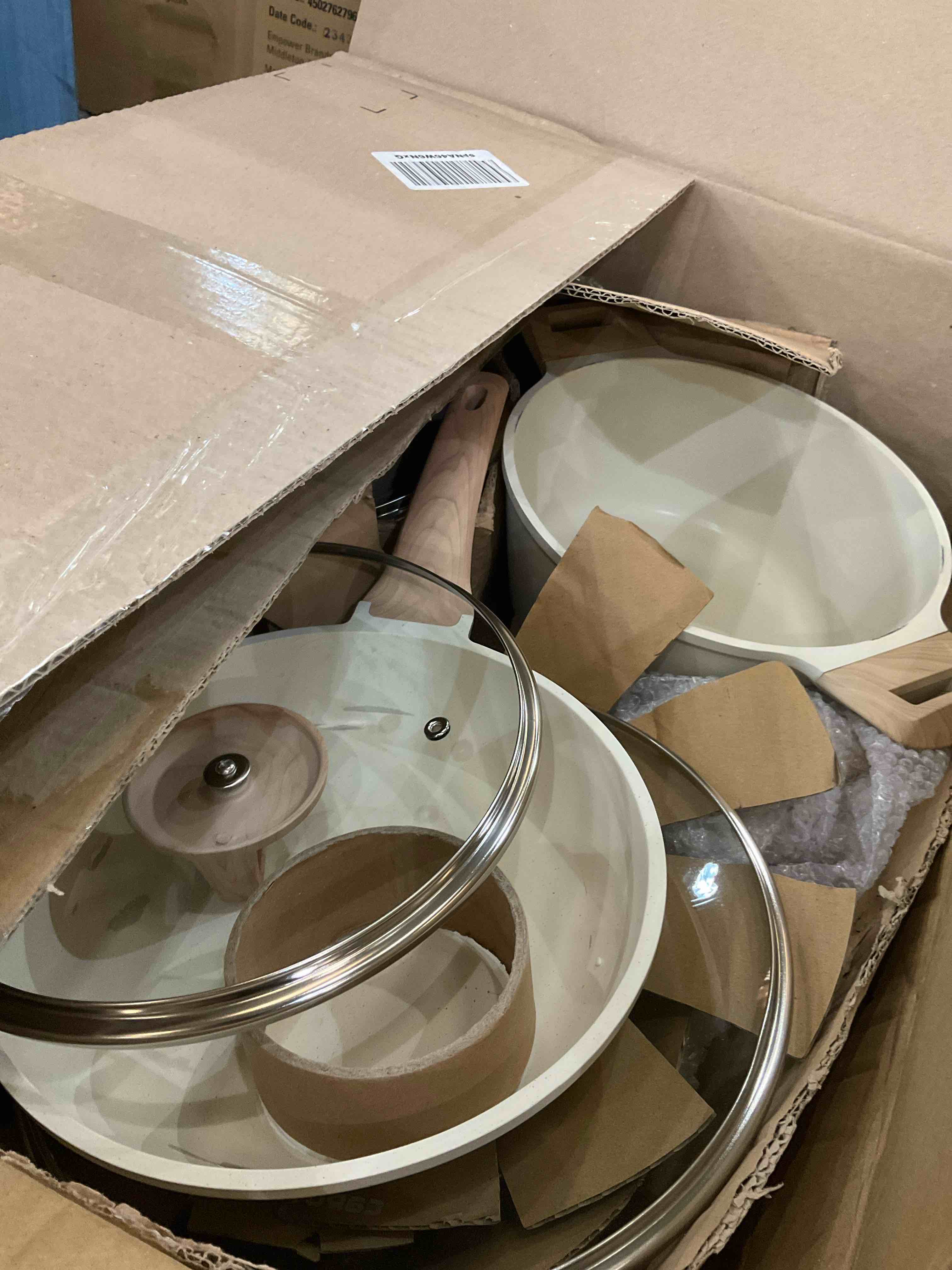 https://s3.amazonaws.com/lotting-images-prod/BargainHunt/EXS01447109_1717602370837.jpeg