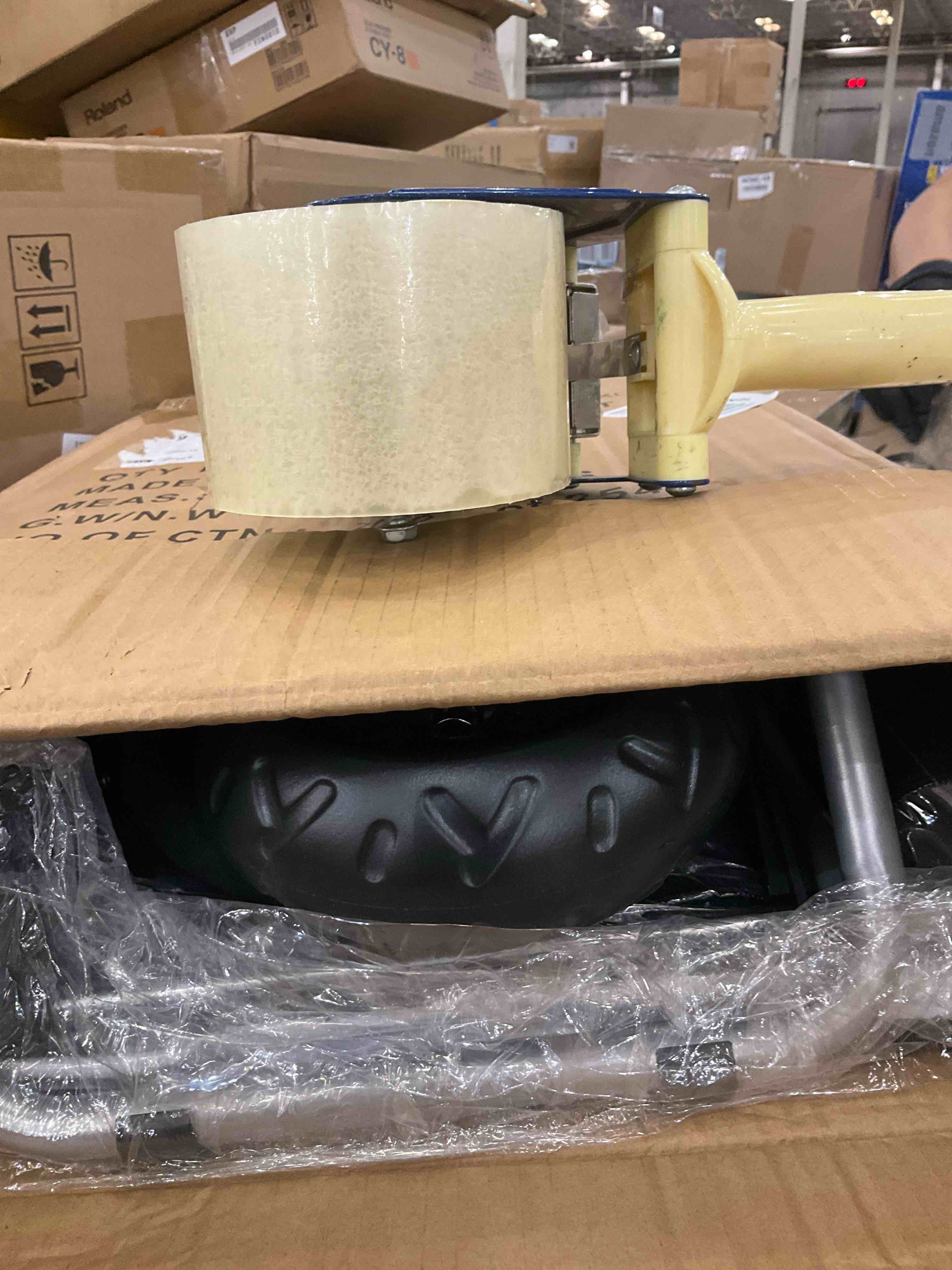 https://s3.amazonaws.com/lotting-images-prod/BargainHunt/EXS01447131_1717607642135.jpeg