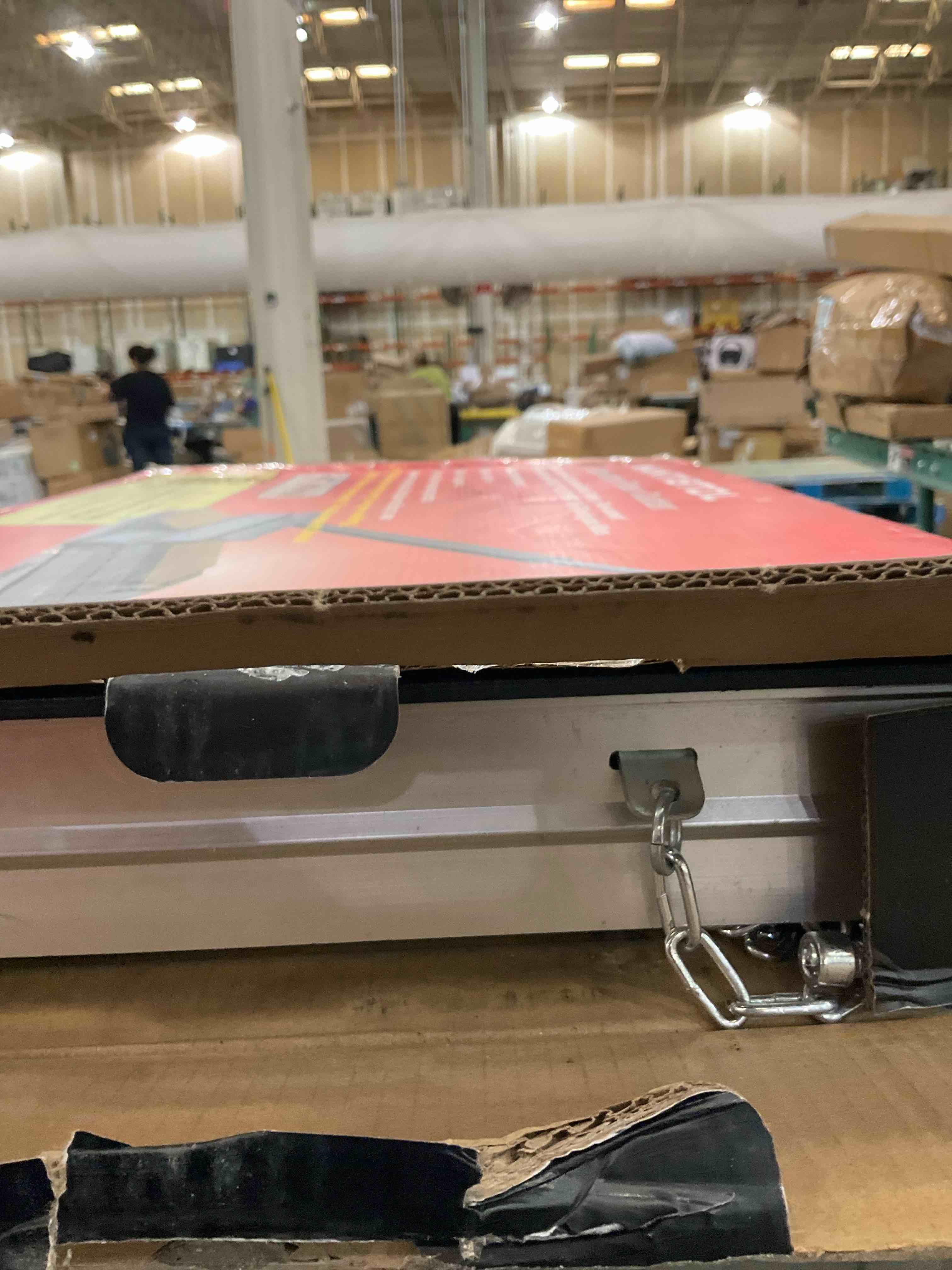 https://s3.amazonaws.com/lotting-images-prod/BargainHunt/EXS01447175_1717614412986.jpeg