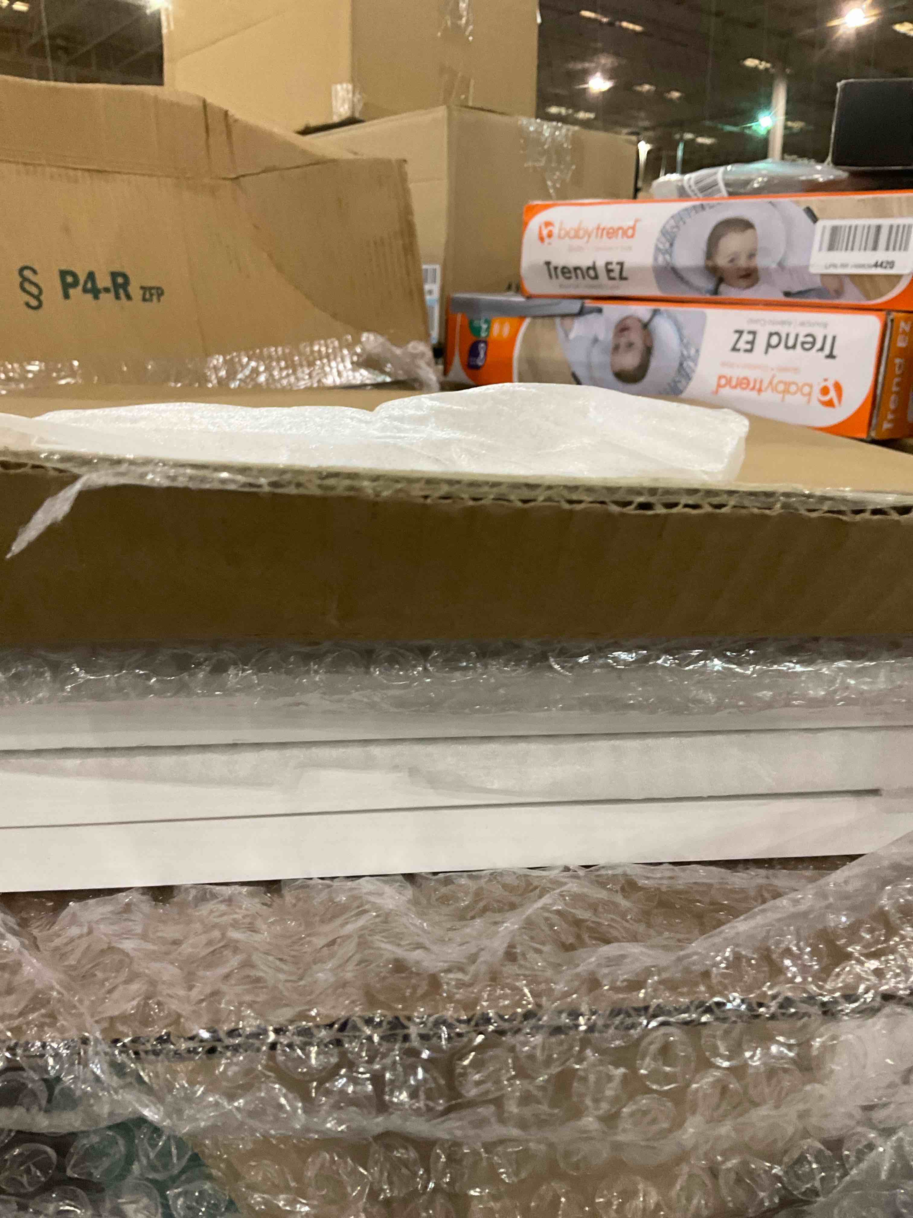 https://s3.amazonaws.com/lotting-images-prod/BargainHunt/EXS01447217_1717676475207.jpeg