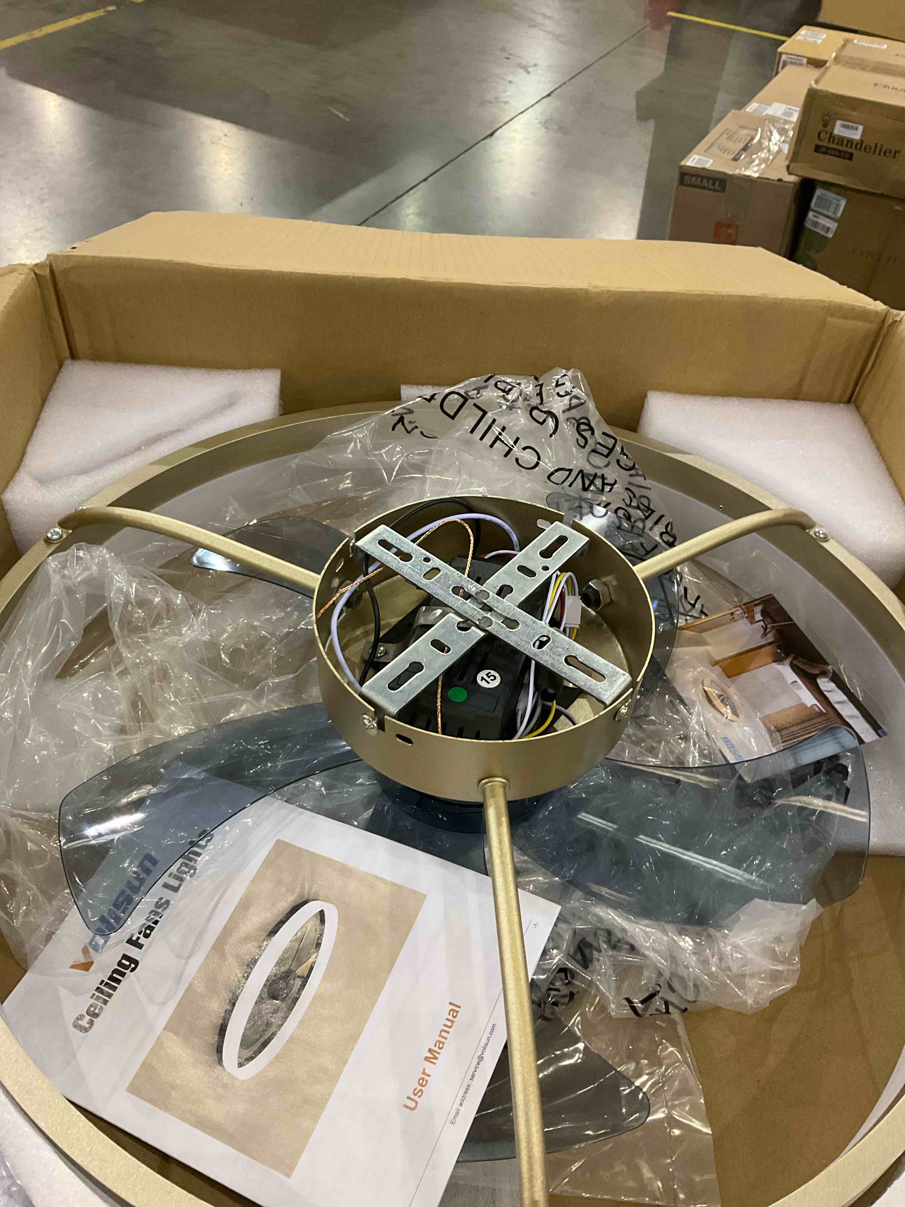 https://s3.amazonaws.com/lotting-images-prod/BargainHunt/EXS01447218_1717676610465.jpeg