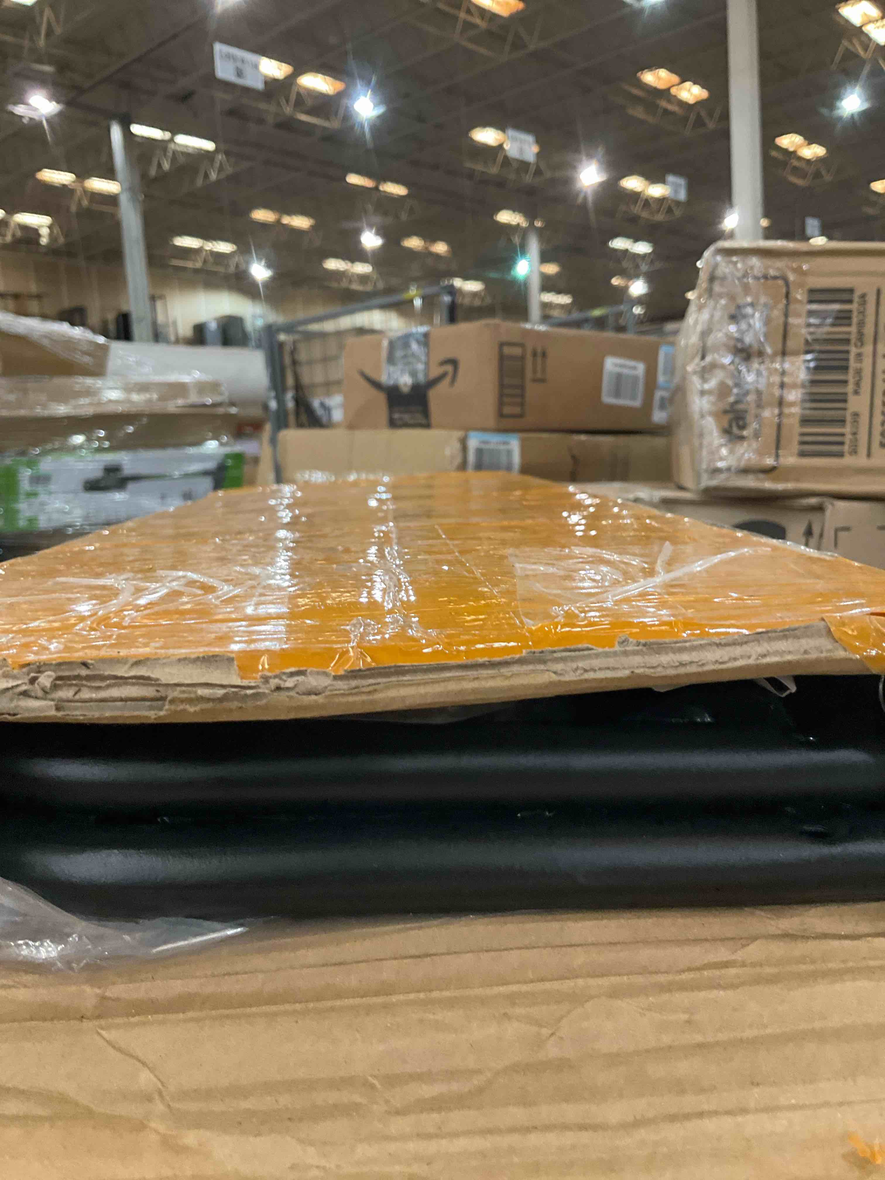 https://s3.amazonaws.com/lotting-images-prod/BargainHunt/EXS01447359_1717772622723.jpeg