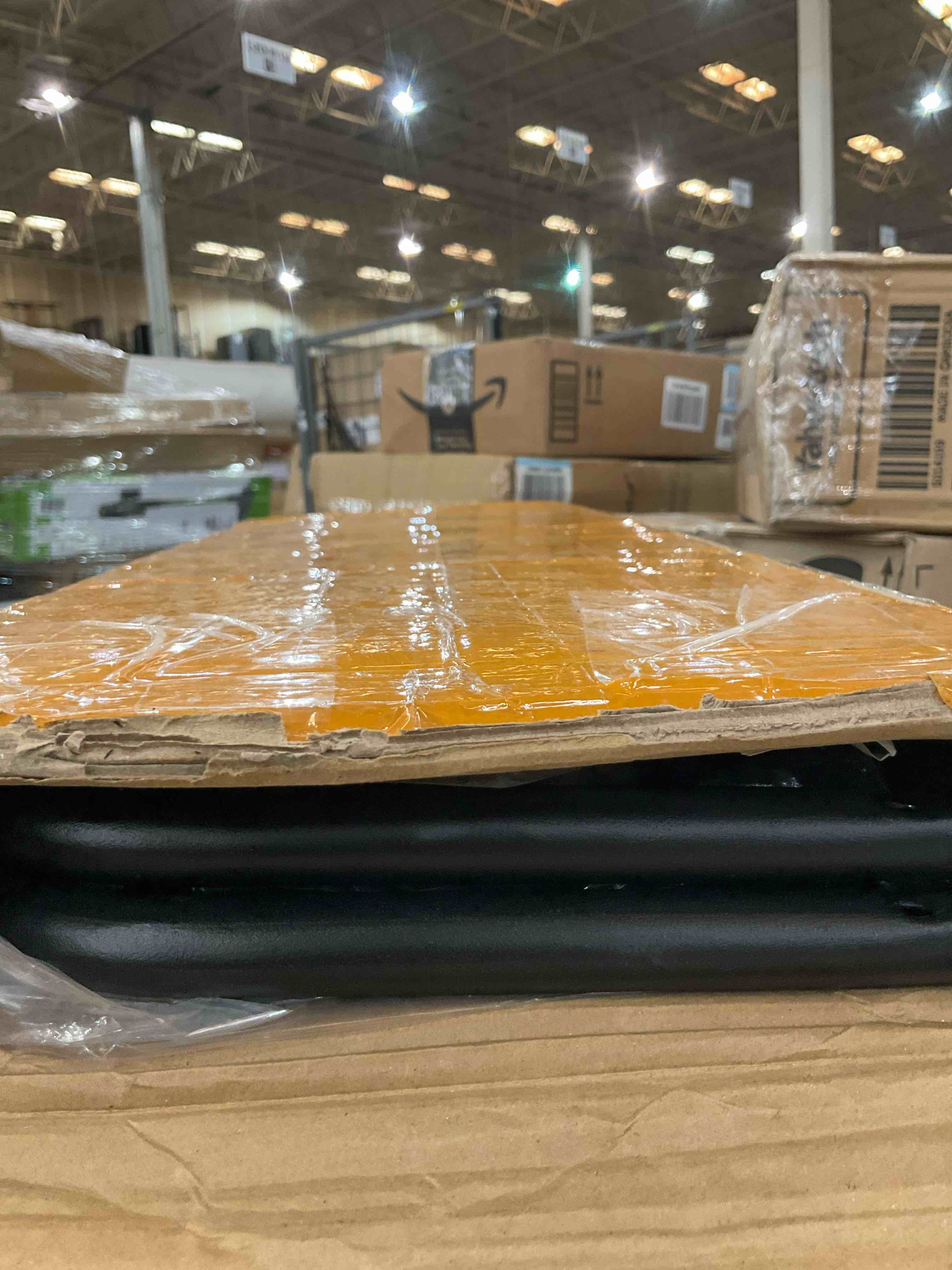 https://s3.amazonaws.com/lotting-images-prod/BargainHunt/EXS01447359_1717772623707.jpeg