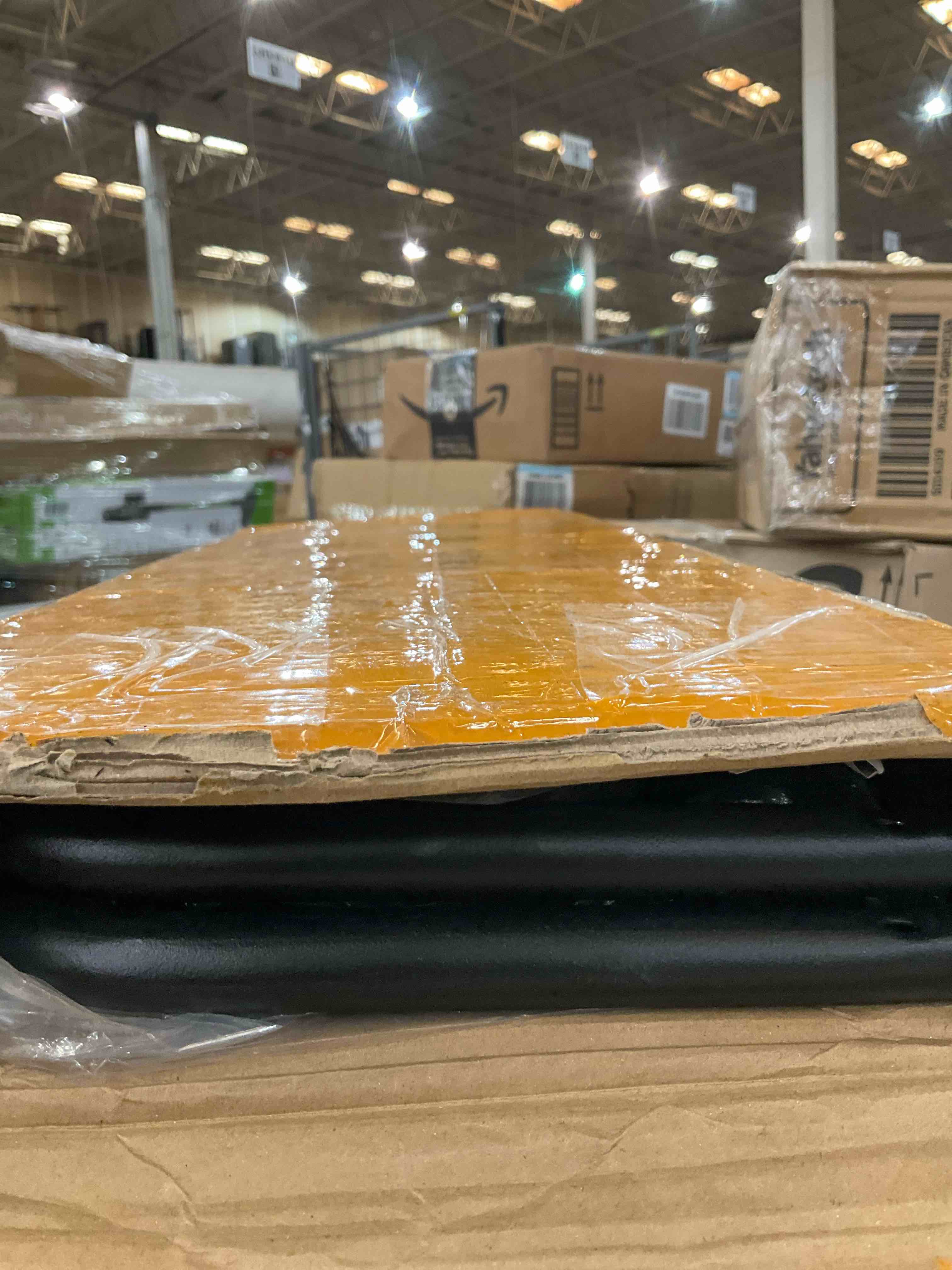 https://s3.amazonaws.com/lotting-images-prod/BargainHunt/EXS01447359_1717772624625.jpeg