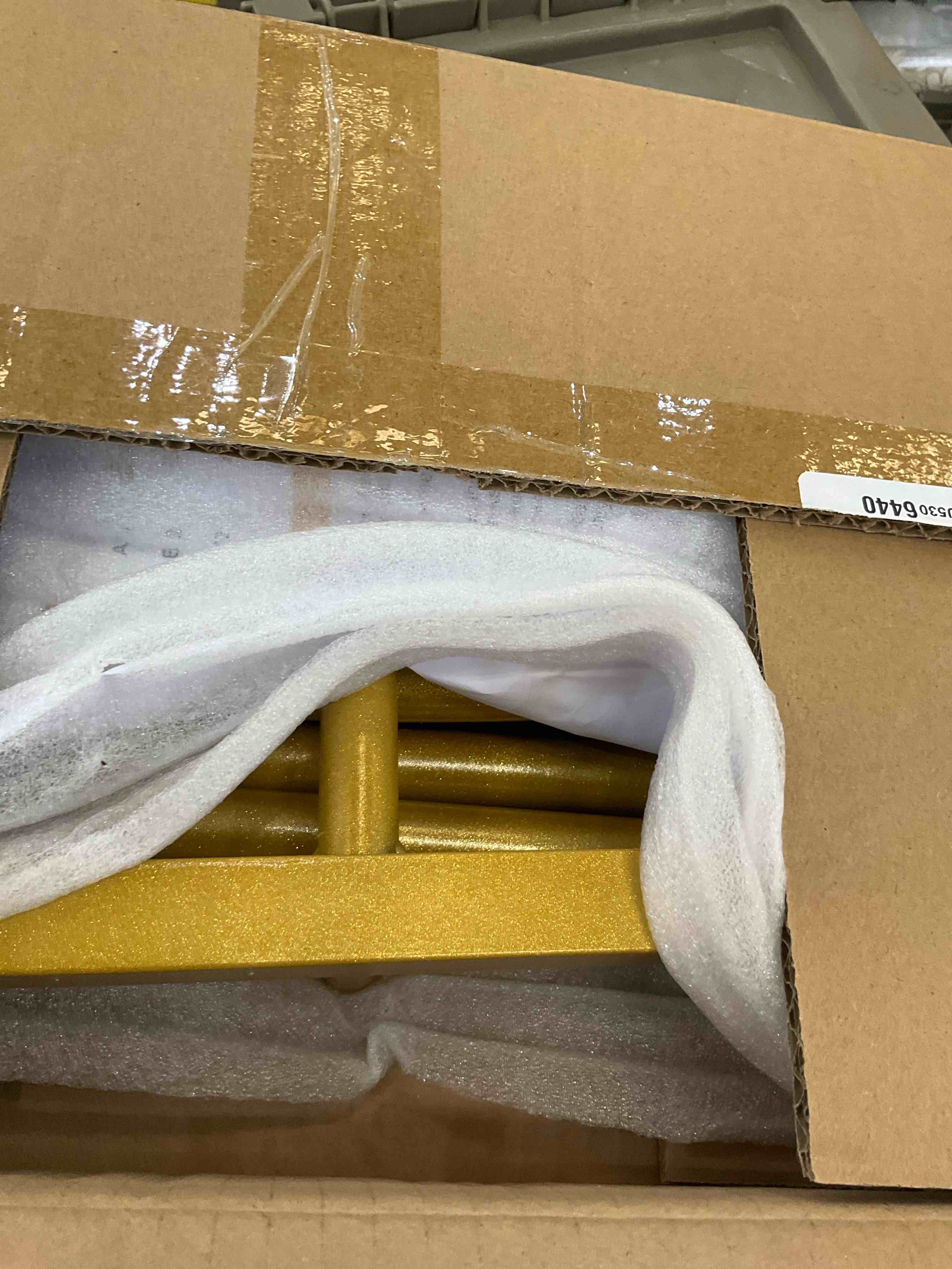 https://s3.amazonaws.com/lotting-images-prod/BargainHunt/EXS01447445_1717787135730.jpeg
