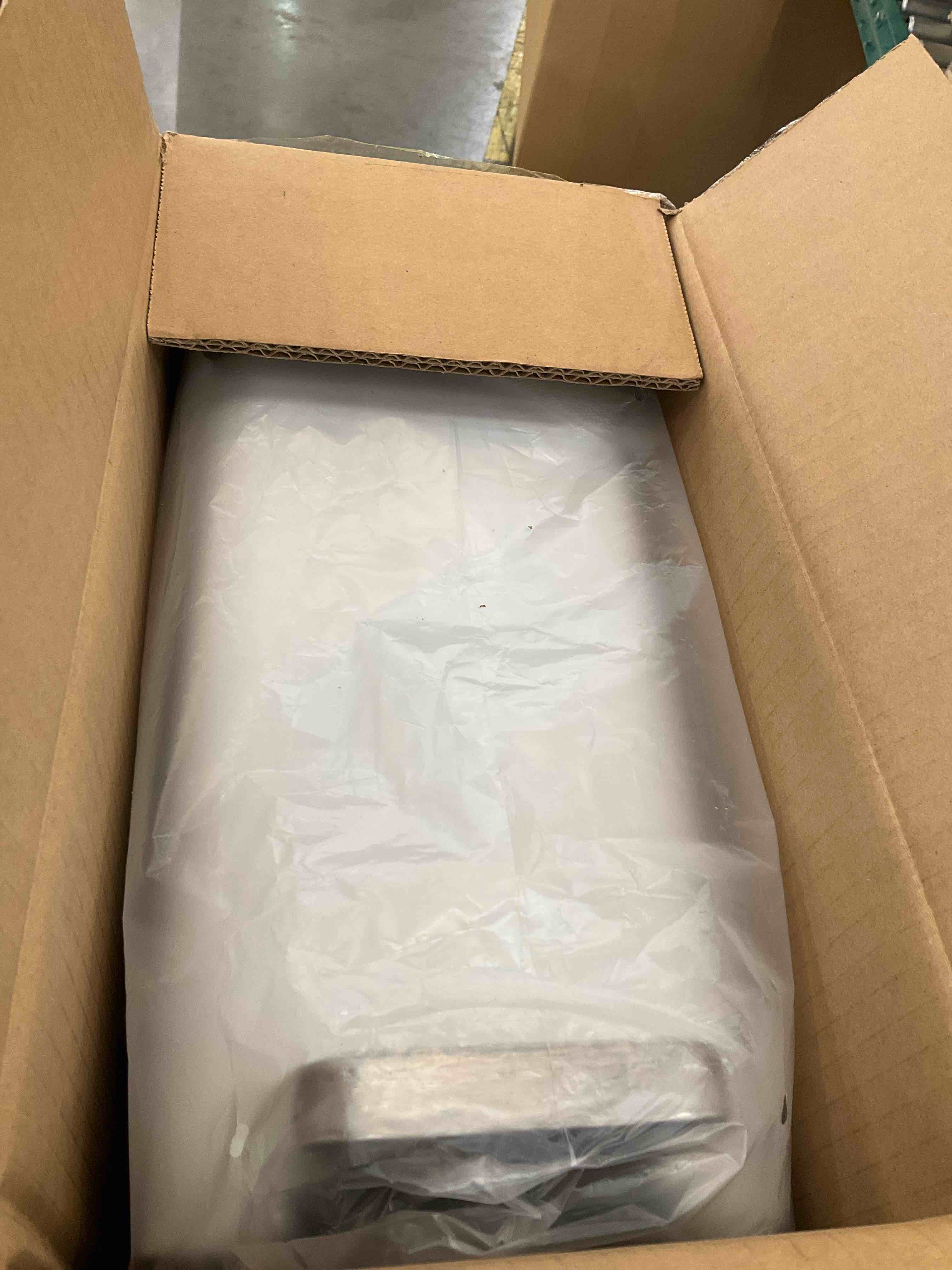 https://s3.amazonaws.com/lotting-images-prod/BargainHunt/EXS01447447_1717787262790.jpeg