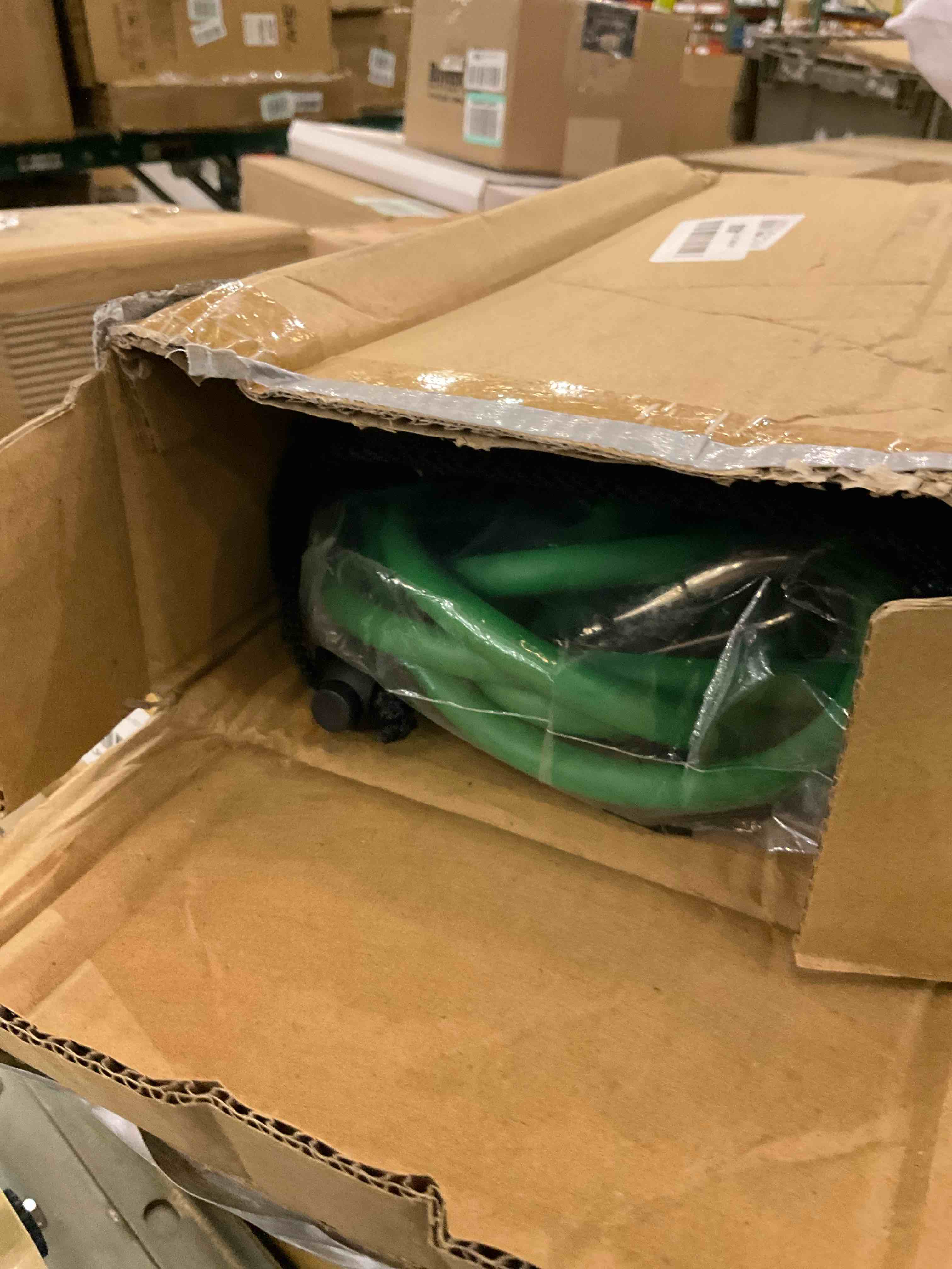 https://s3.amazonaws.com/lotting-images-prod/BargainHunt/EXS01447509_1717175786644.jpeg