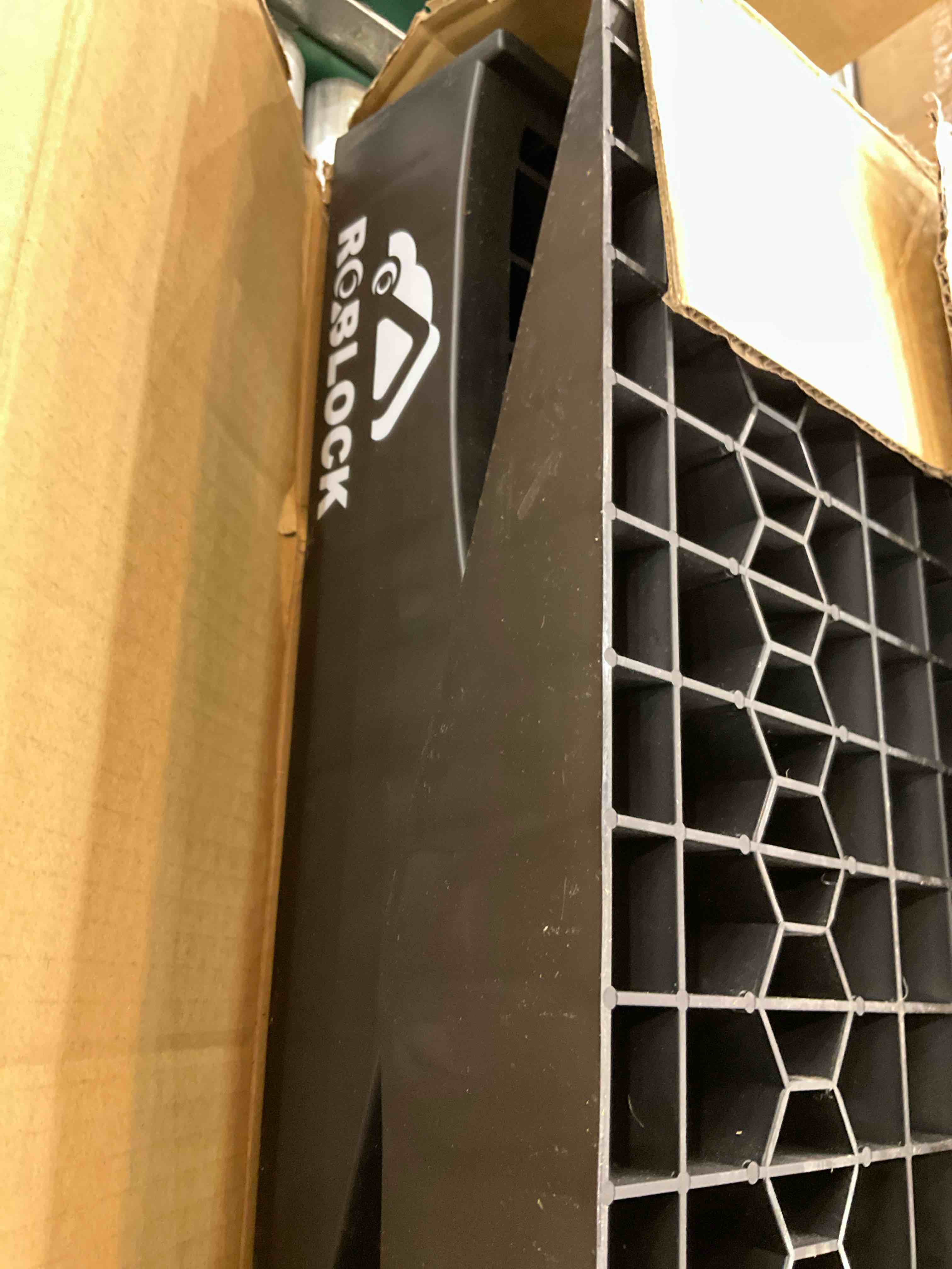 https://s3.amazonaws.com/lotting-images-prod/BargainHunt/EXS01447516_1717176554825.jpeg