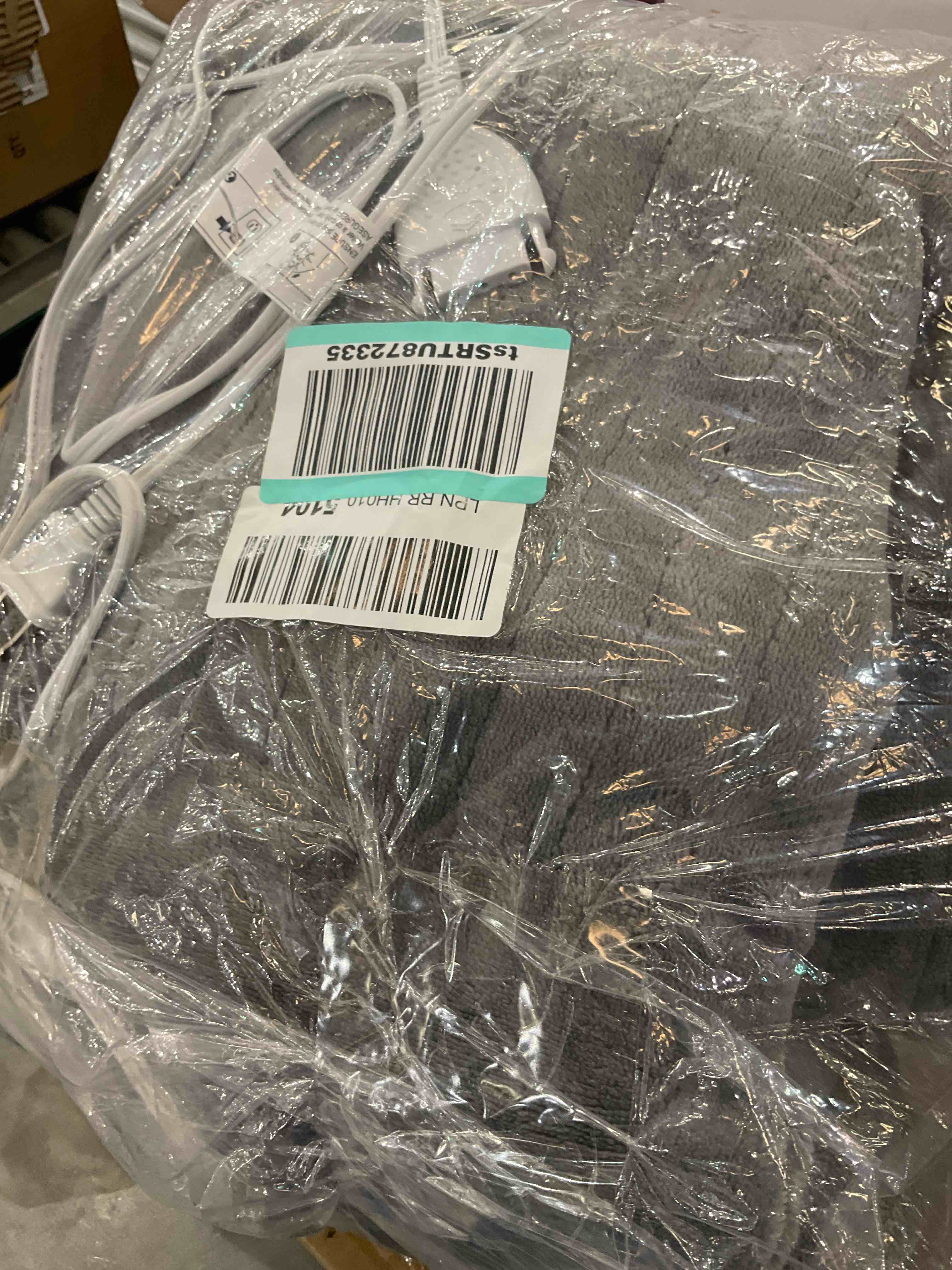 https://s3.amazonaws.com/lotting-images-prod/BargainHunt/EXS01447520_1717177268165.jpeg
