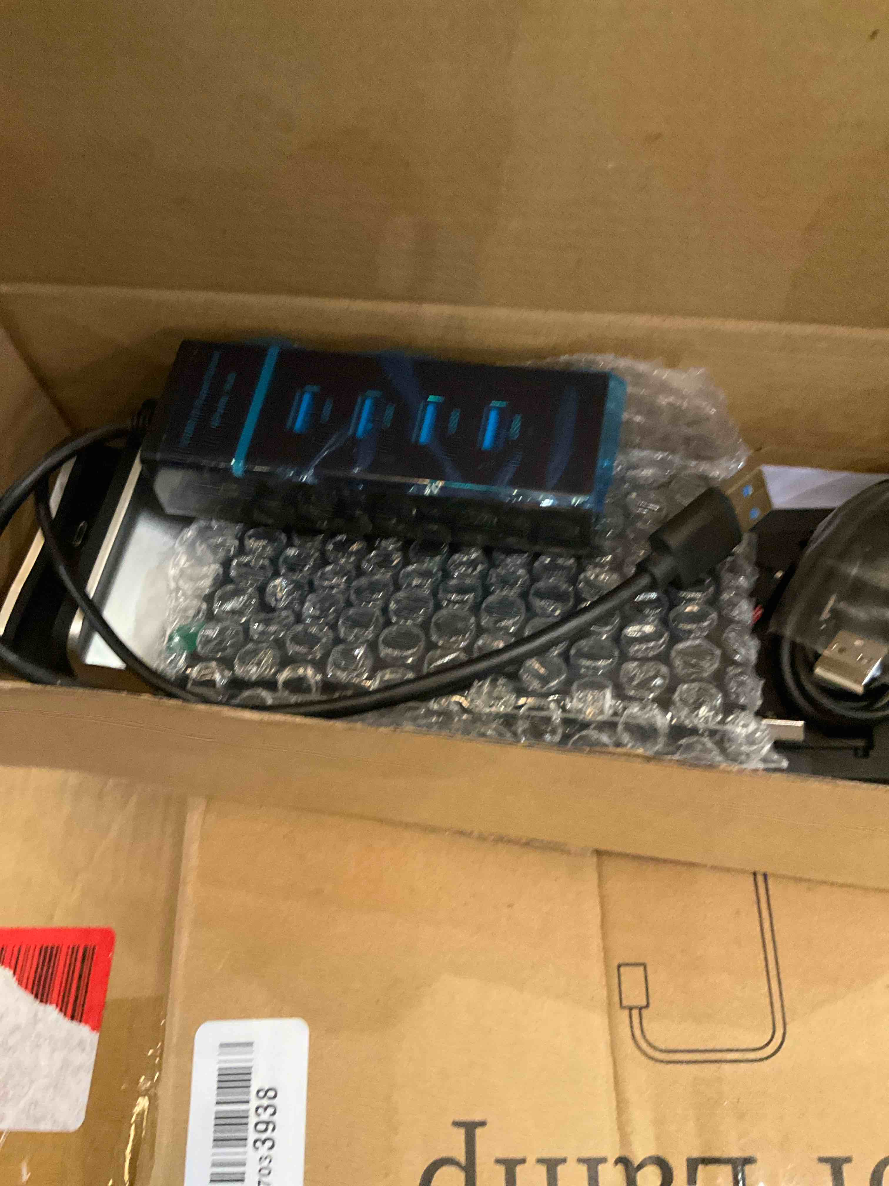 https://s3.amazonaws.com/lotting-images-prod/BargainHunt/EXS01447535_1717180174516.jpeg