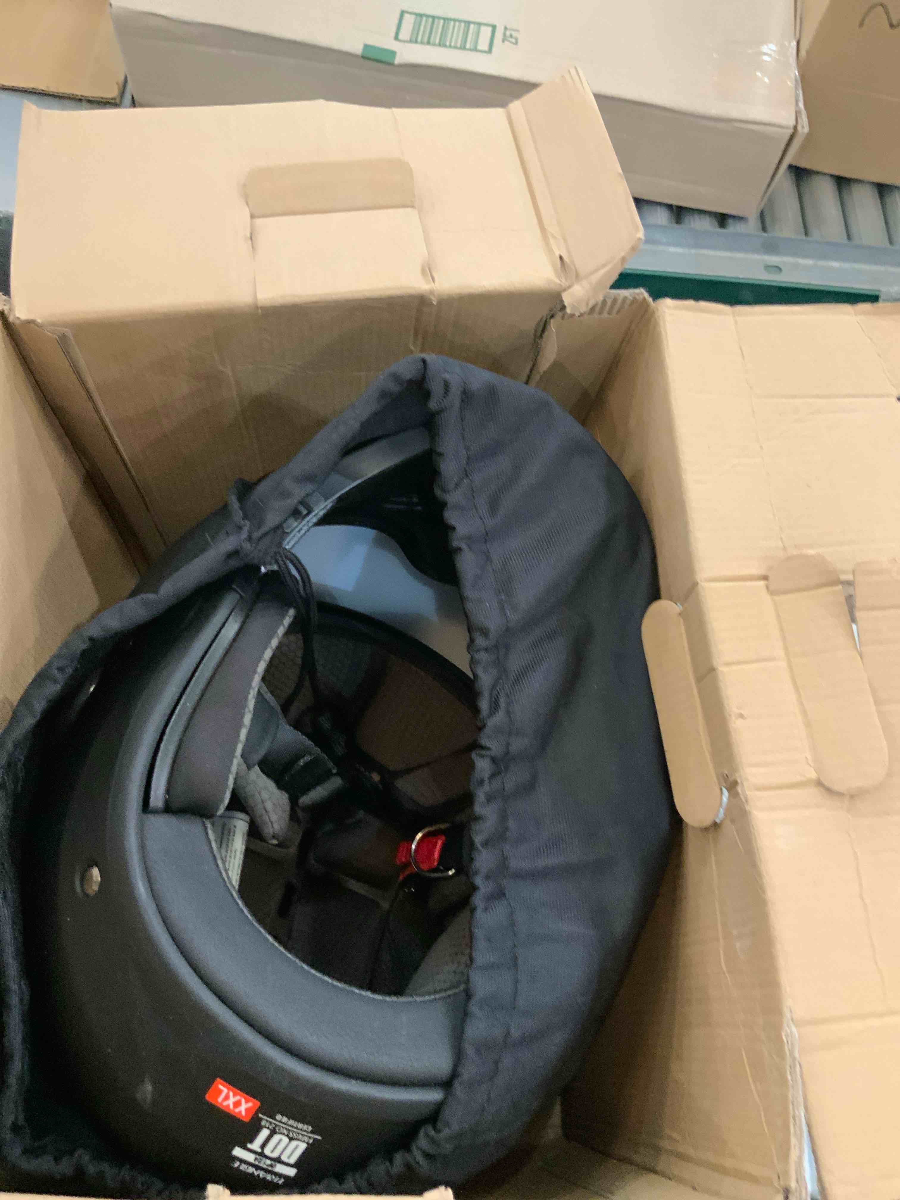https://s3.amazonaws.com/lotting-images-prod/BargainHunt/EXS01447636_1717434658129.jpeg