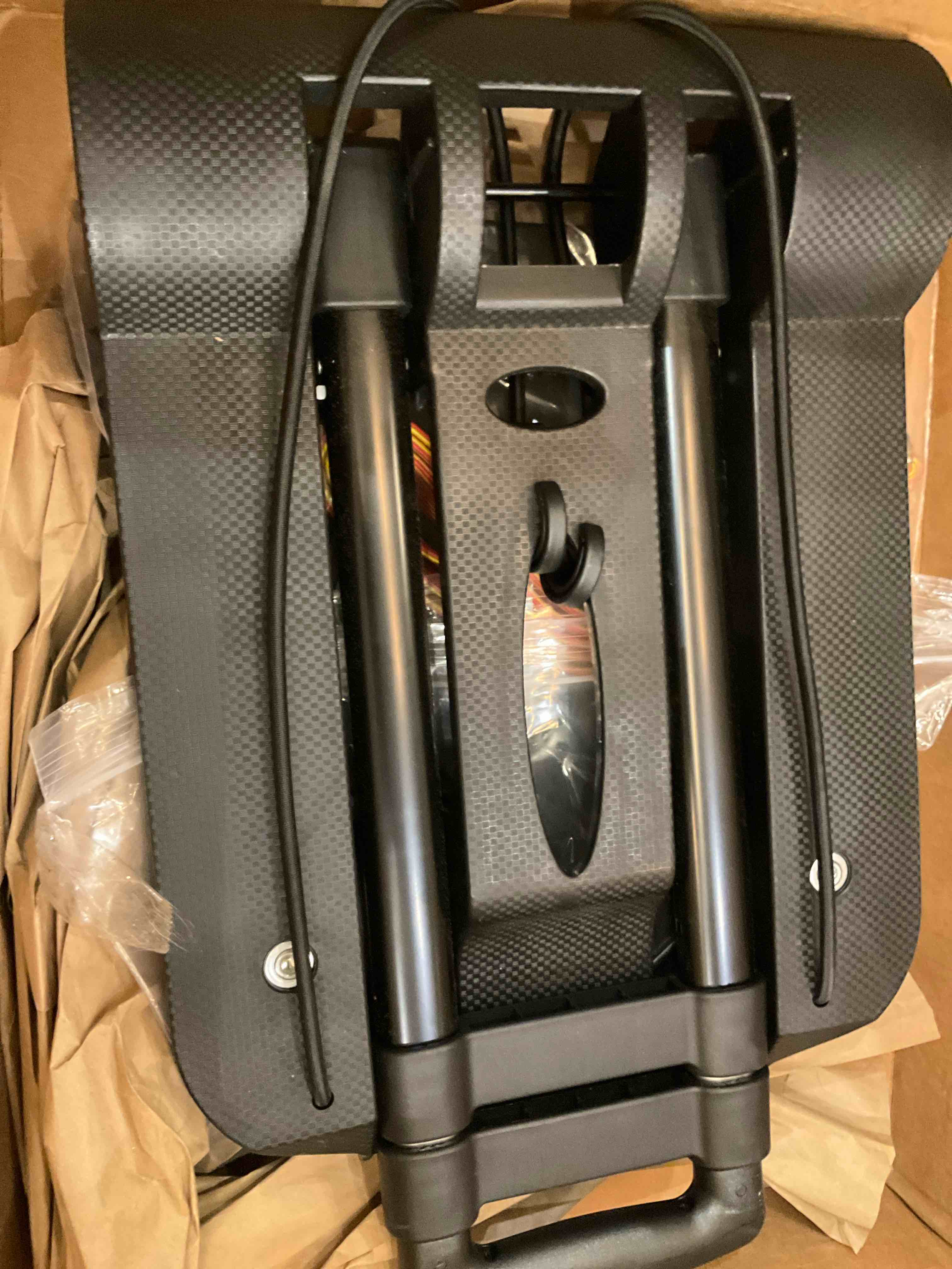 https://s3.amazonaws.com/lotting-images-prod/BargainHunt/EXS01448309_1718383237589.jpeg