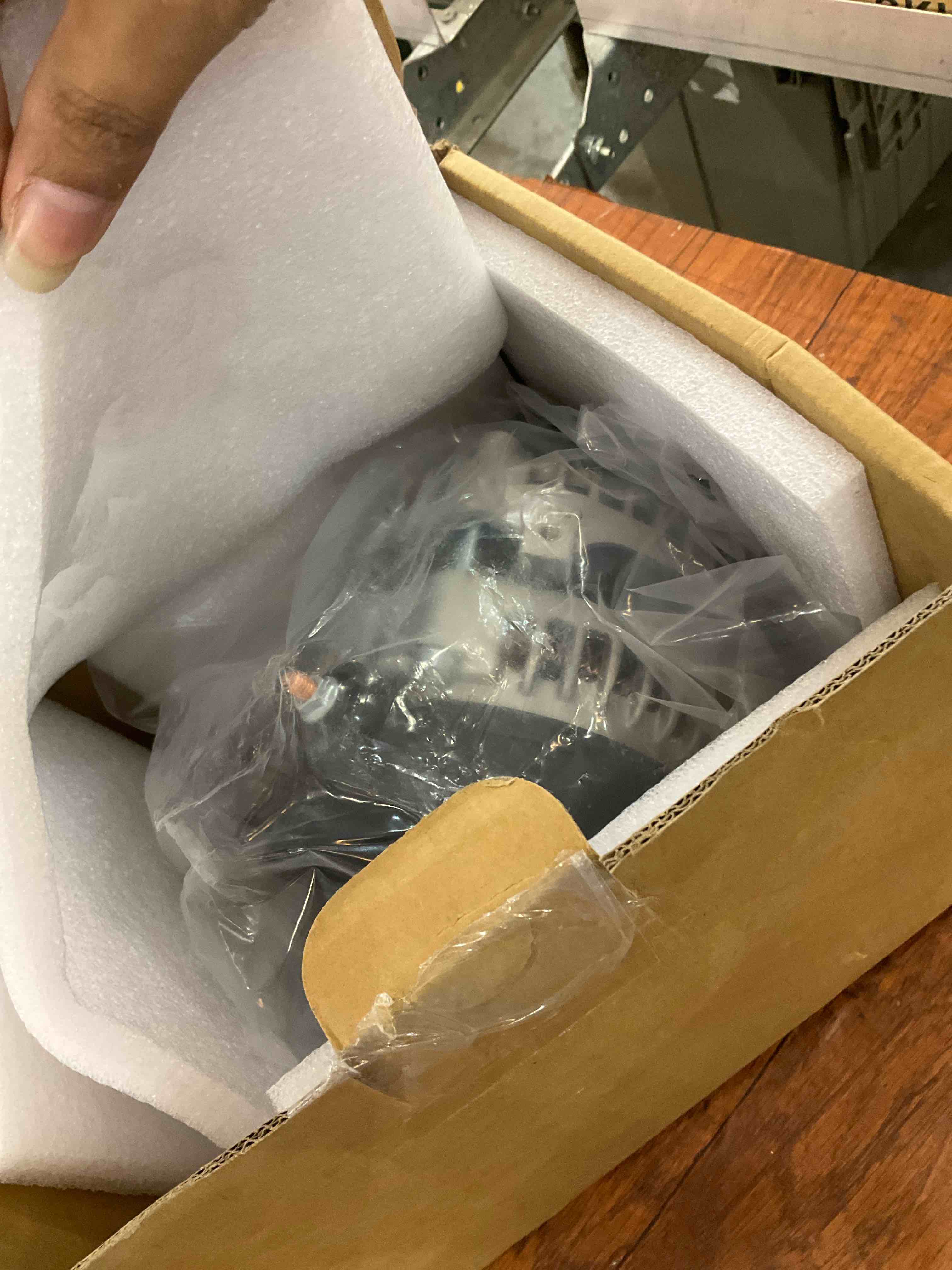 https://s3.amazonaws.com/lotting-images-prod/BargainHunt/EXS01448558_1717081900704.jpeg