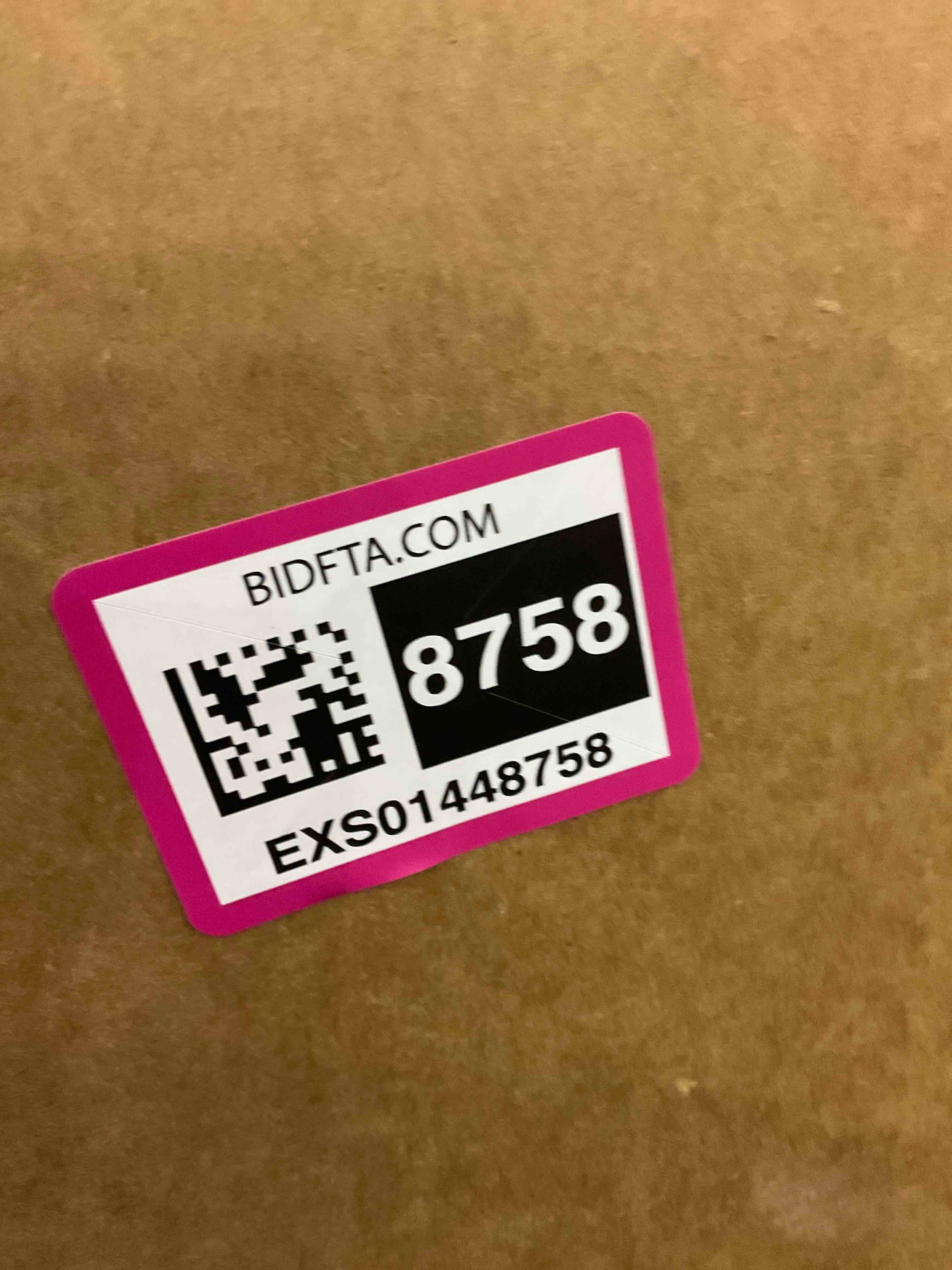 https://s3.amazonaws.com/lotting-images-prod/BargainHunt/EXS01448758_1717501293442.jpeg