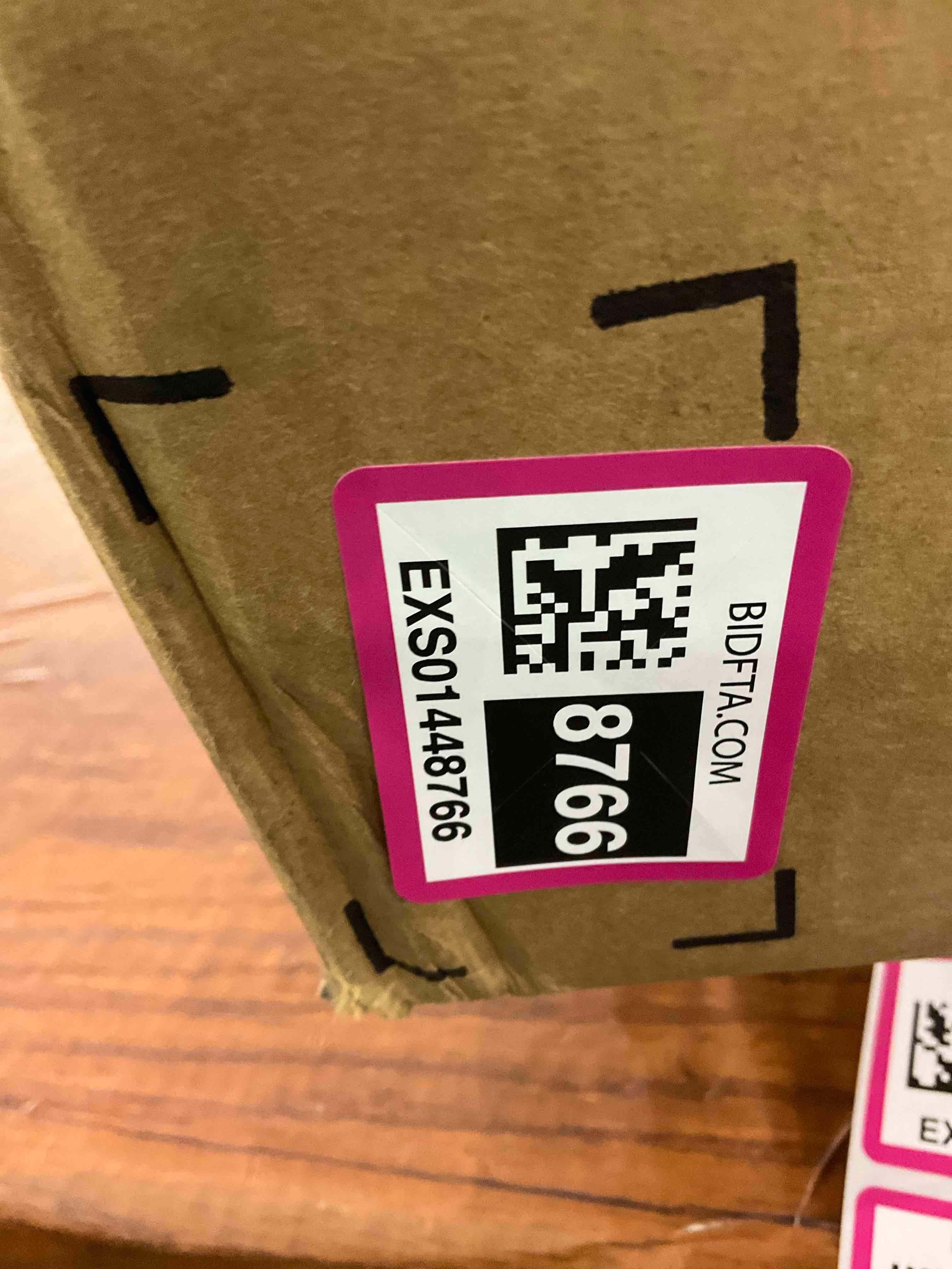 https://s3.amazonaws.com/lotting-images-prod/BargainHunt/EXS01448766_1717502259845.jpeg