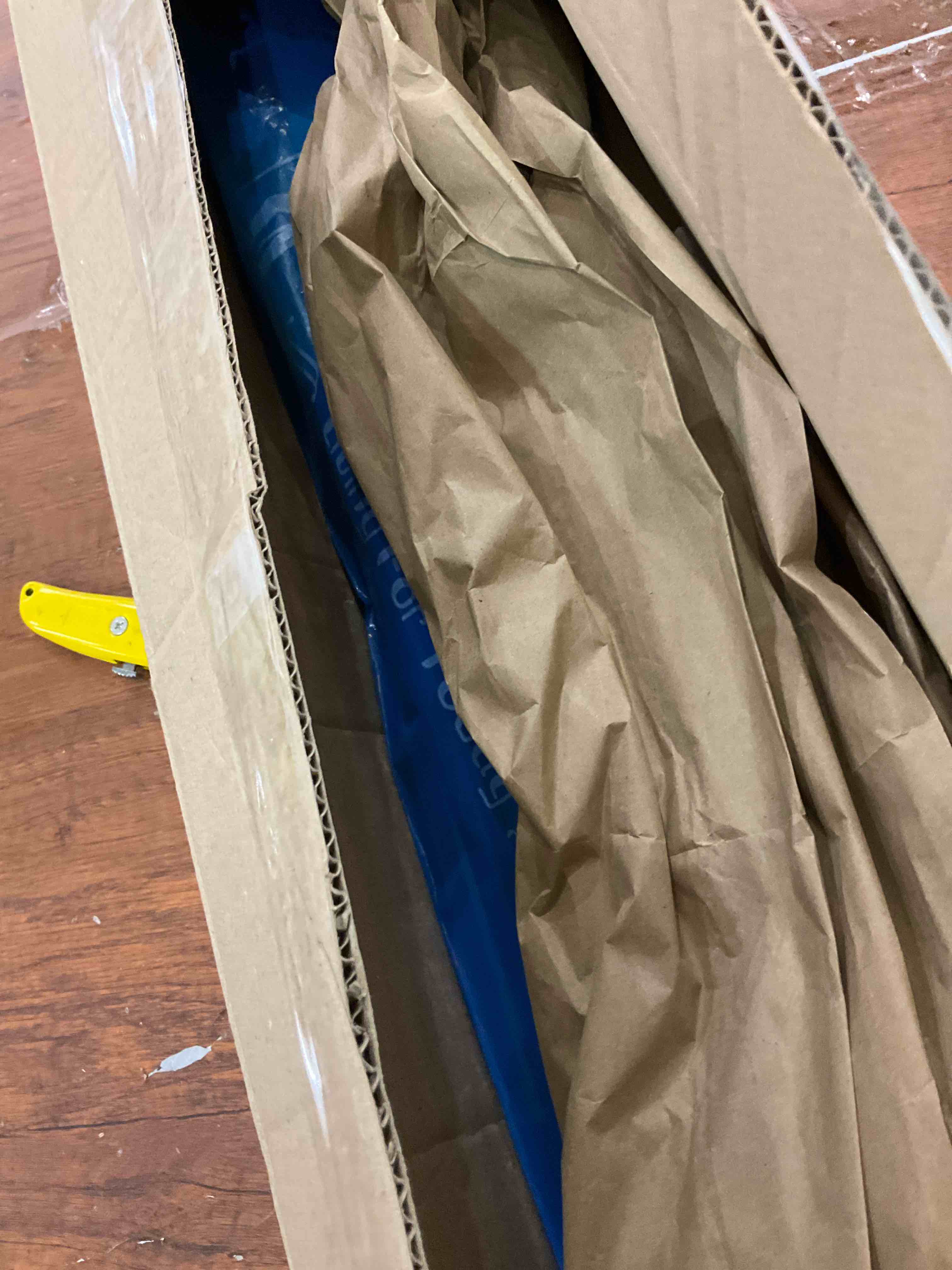 https://s3.amazonaws.com/lotting-images-prod/BargainHunt/EXS01448822_1717510722242.jpeg