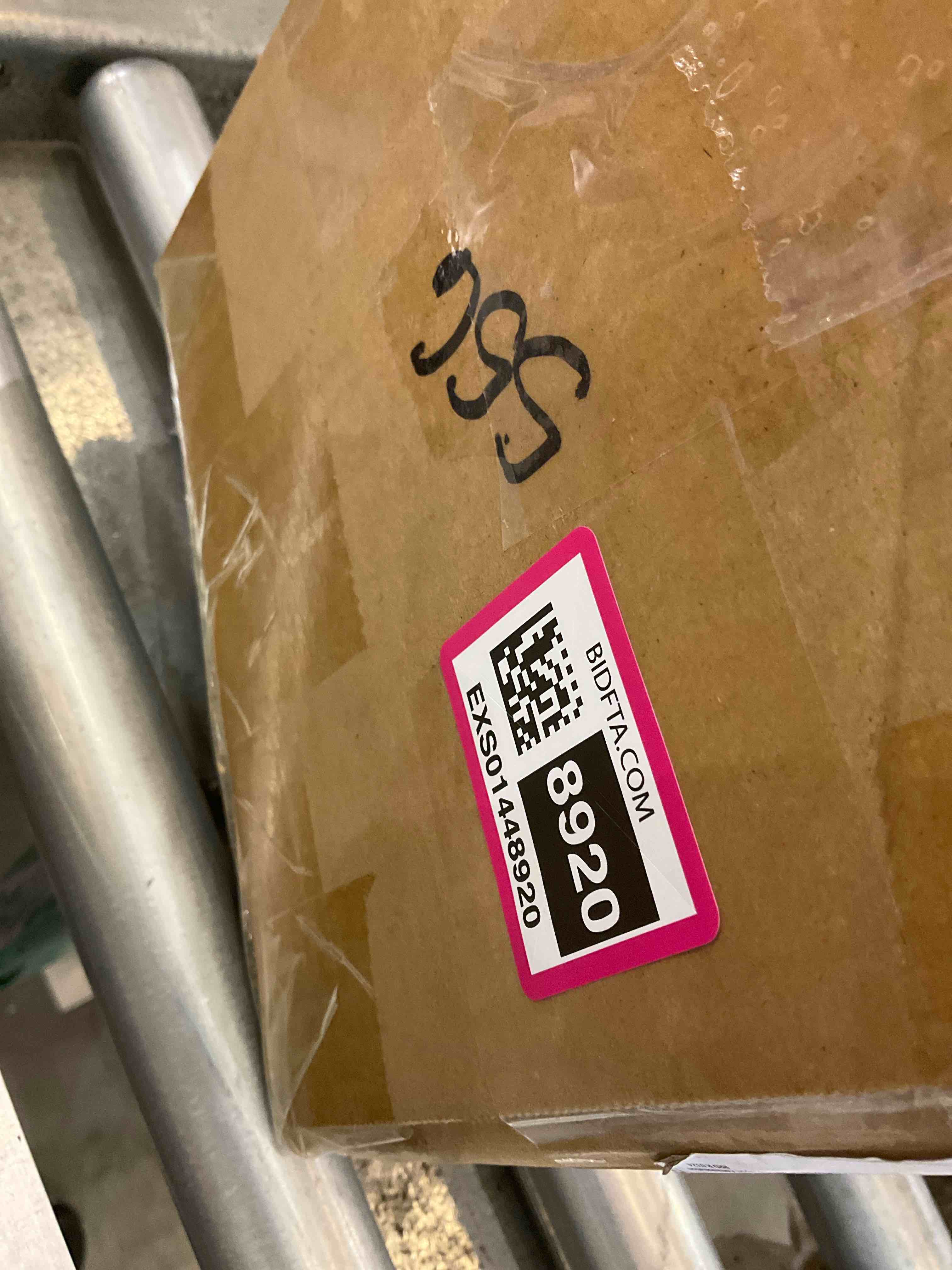 https://s3.amazonaws.com/lotting-images-prod/BargainHunt/EXS01448920_1717528221797.jpeg