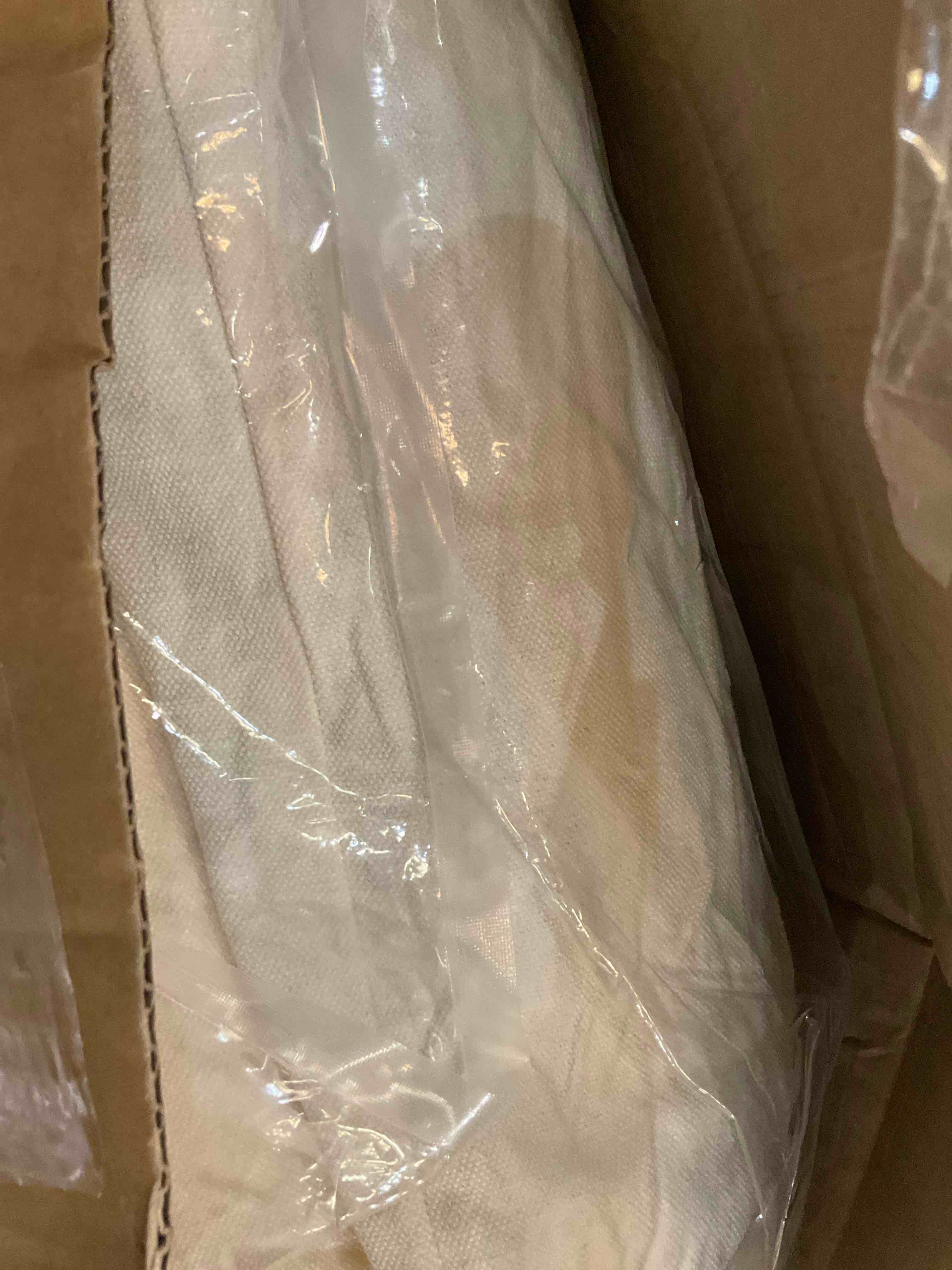 https://s3.amazonaws.com/lotting-images-prod/BargainHunt/EXS01449041_1717176653704.jpeg