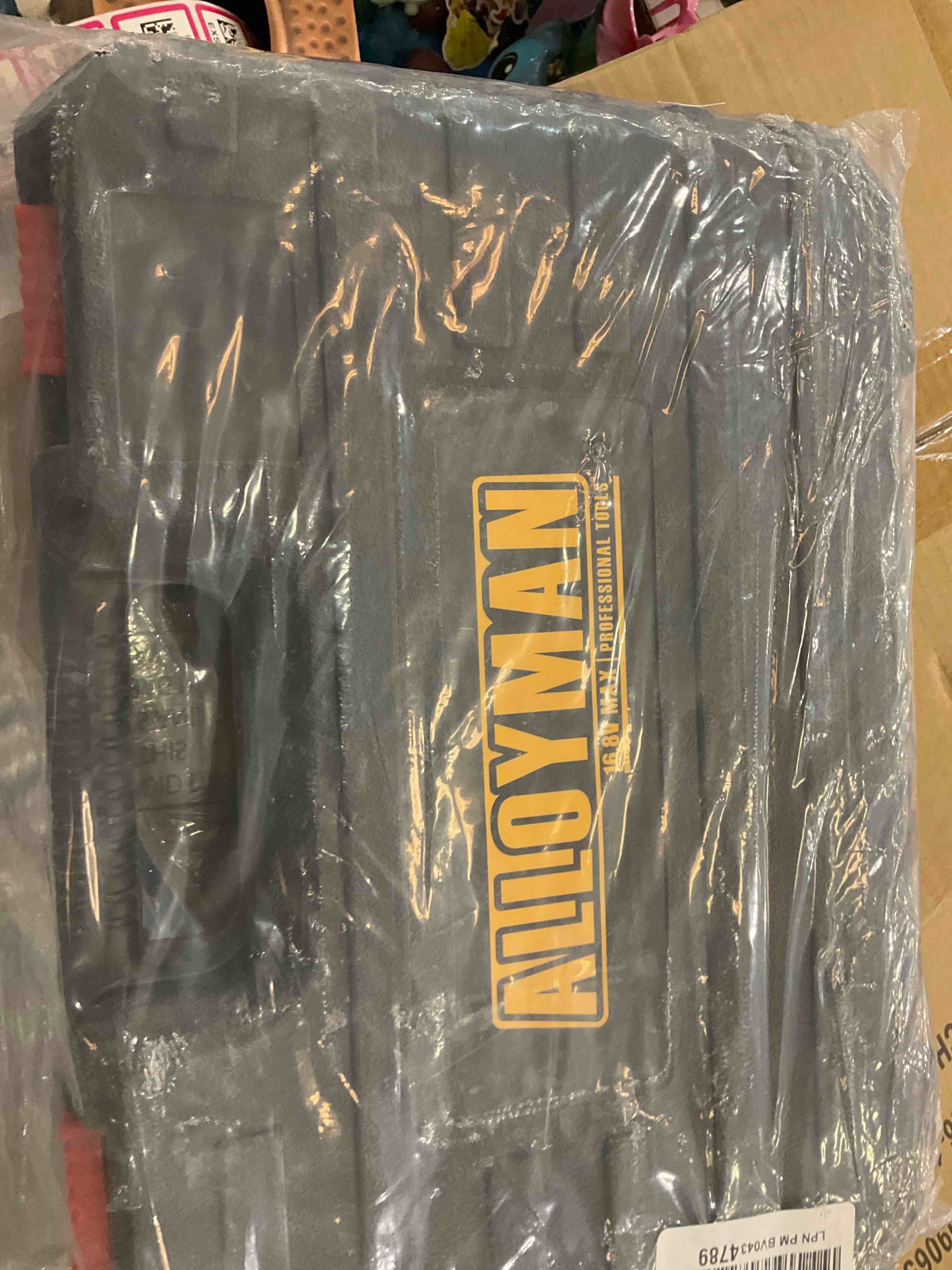 https://s3.amazonaws.com/lotting-images-prod/BargainHunt/EXS01449045_1717177187501.jpeg