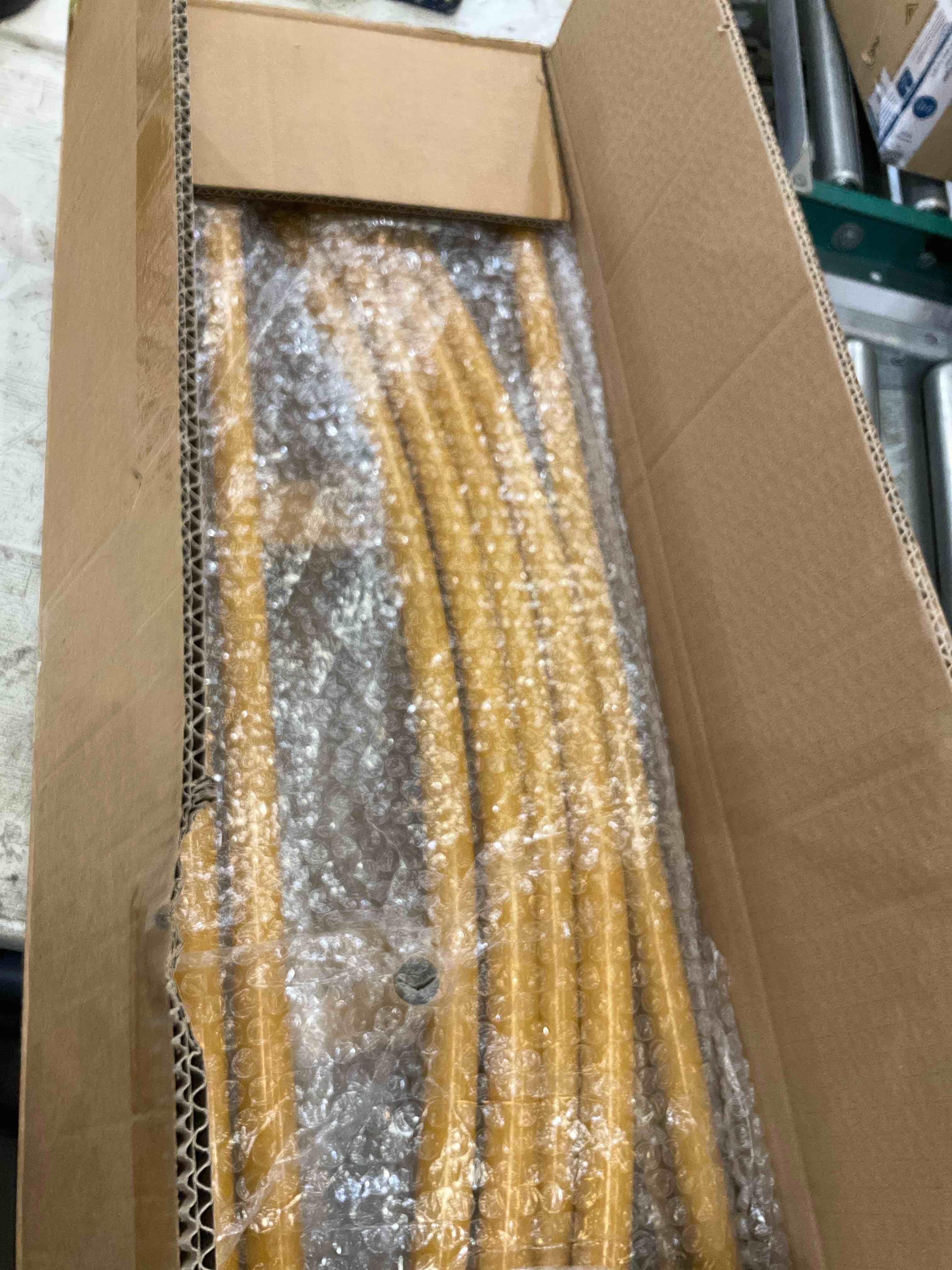 https://s3.amazonaws.com/lotting-images-prod/BargainHunt/EXS01449848_1717769816800.jpeg