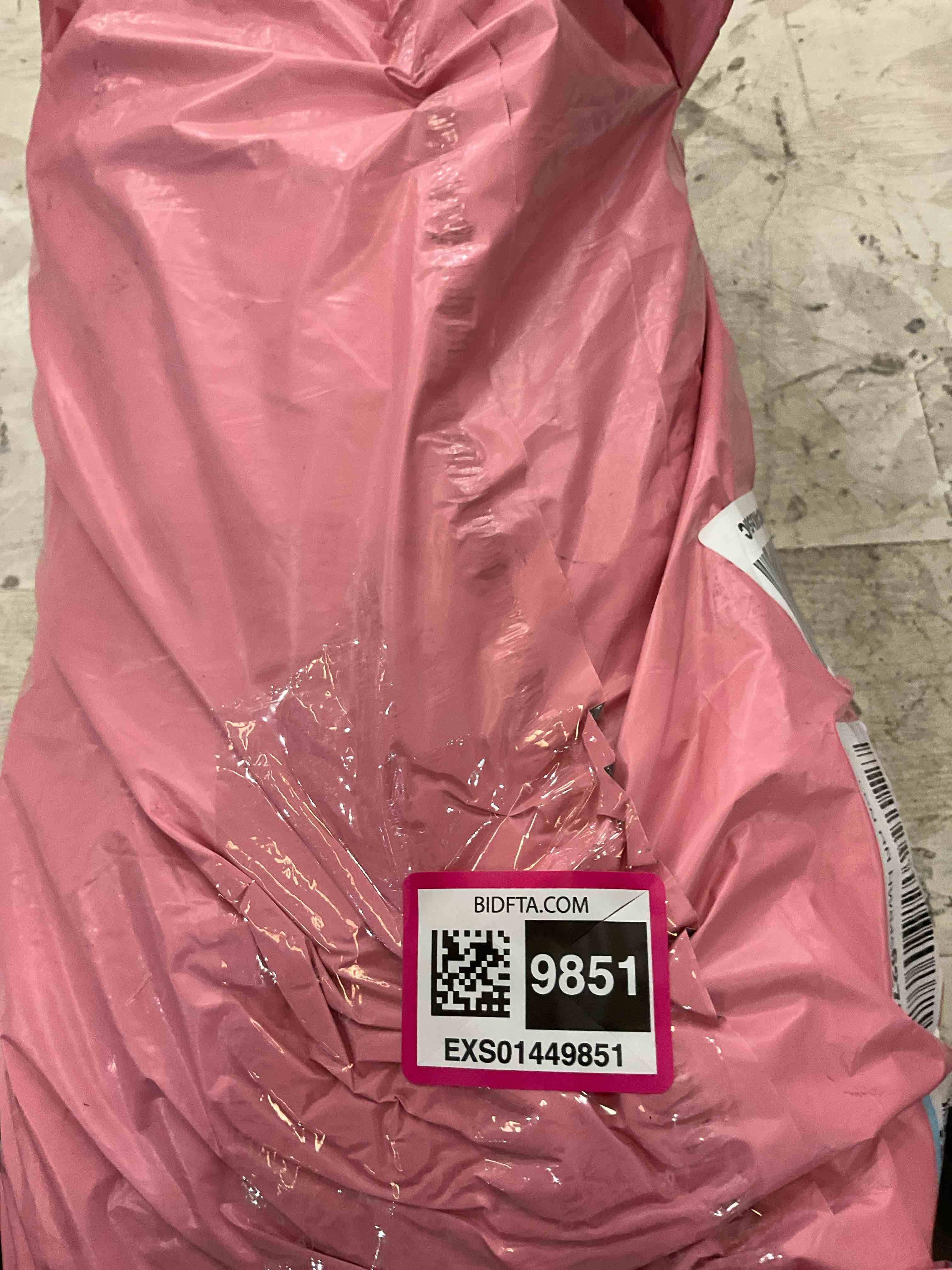 https://s3.amazonaws.com/lotting-images-prod/BargainHunt/EXS01449851_1717770055026.jpeg