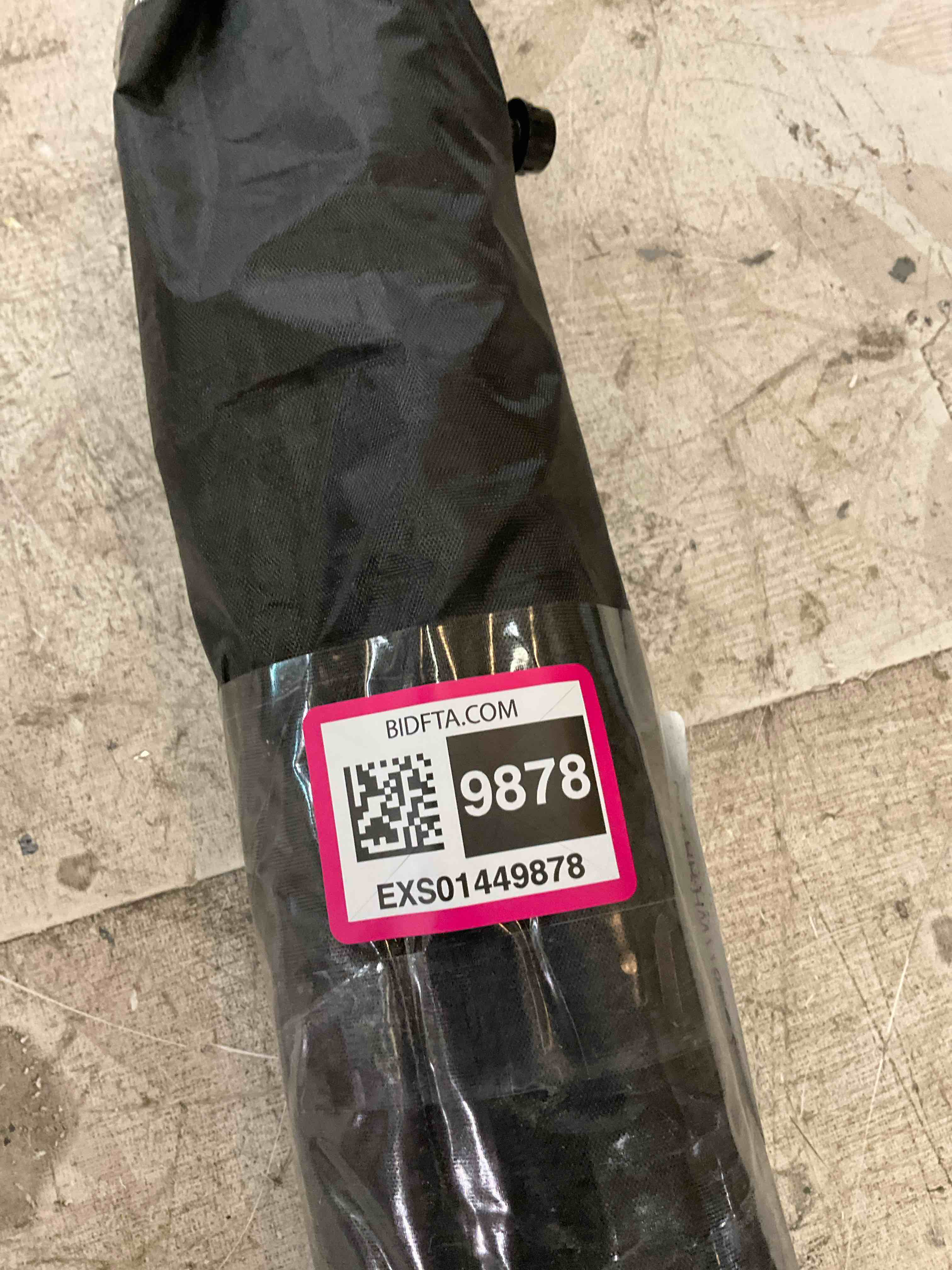 https://s3.amazonaws.com/lotting-images-prod/BargainHunt/EXS01449878_1717772598130.jpeg