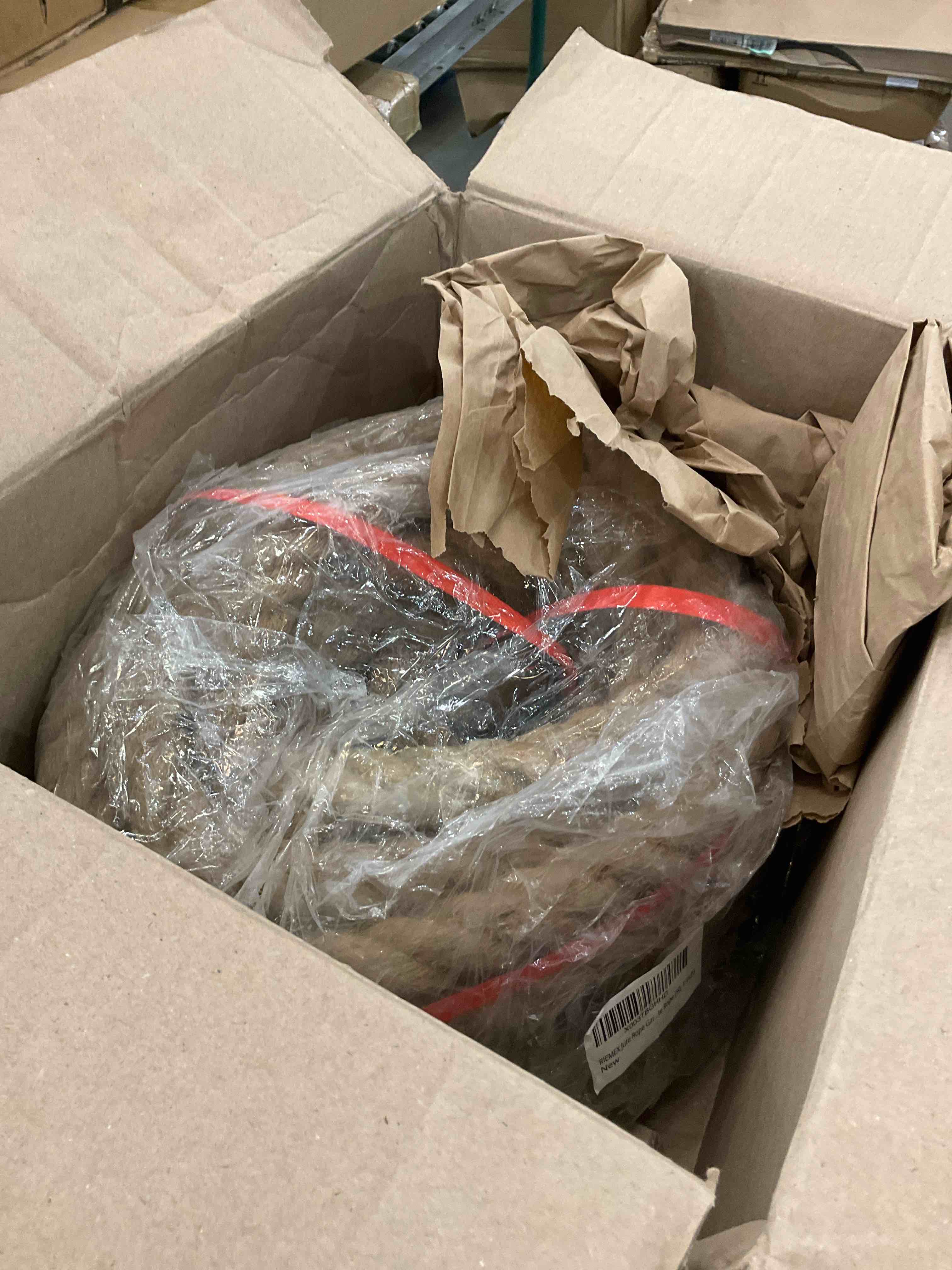 https://s3.amazonaws.com/lotting-images-prod/BargainHunt/EXS01449897_1717775478111.jpeg