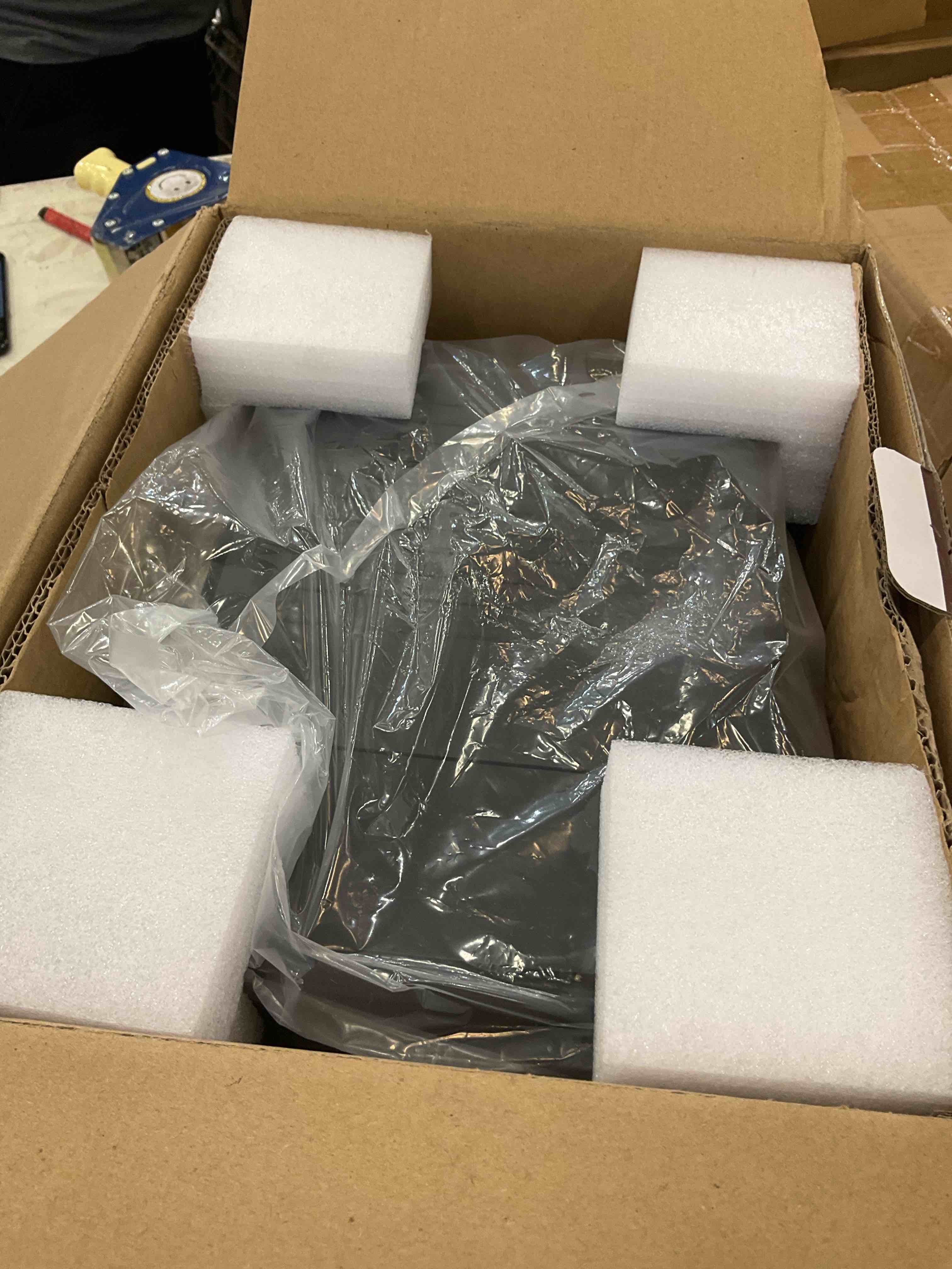 https://s3.amazonaws.com/lotting-images-prod/BargainHunt/EXS01449923_1717780328849.jpeg
