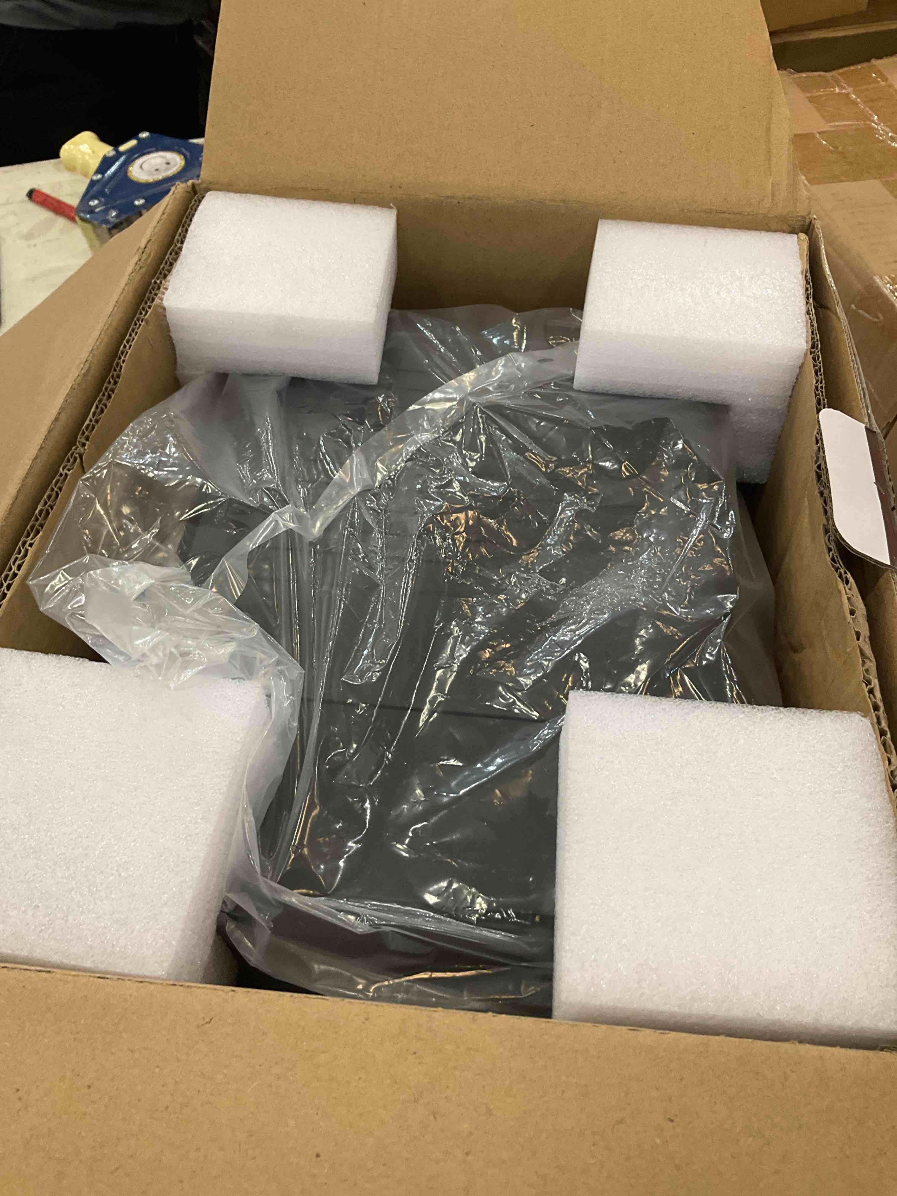 https://s3.amazonaws.com/lotting-images-prod/BargainHunt/EXS01449923_1717780329756.jpeg