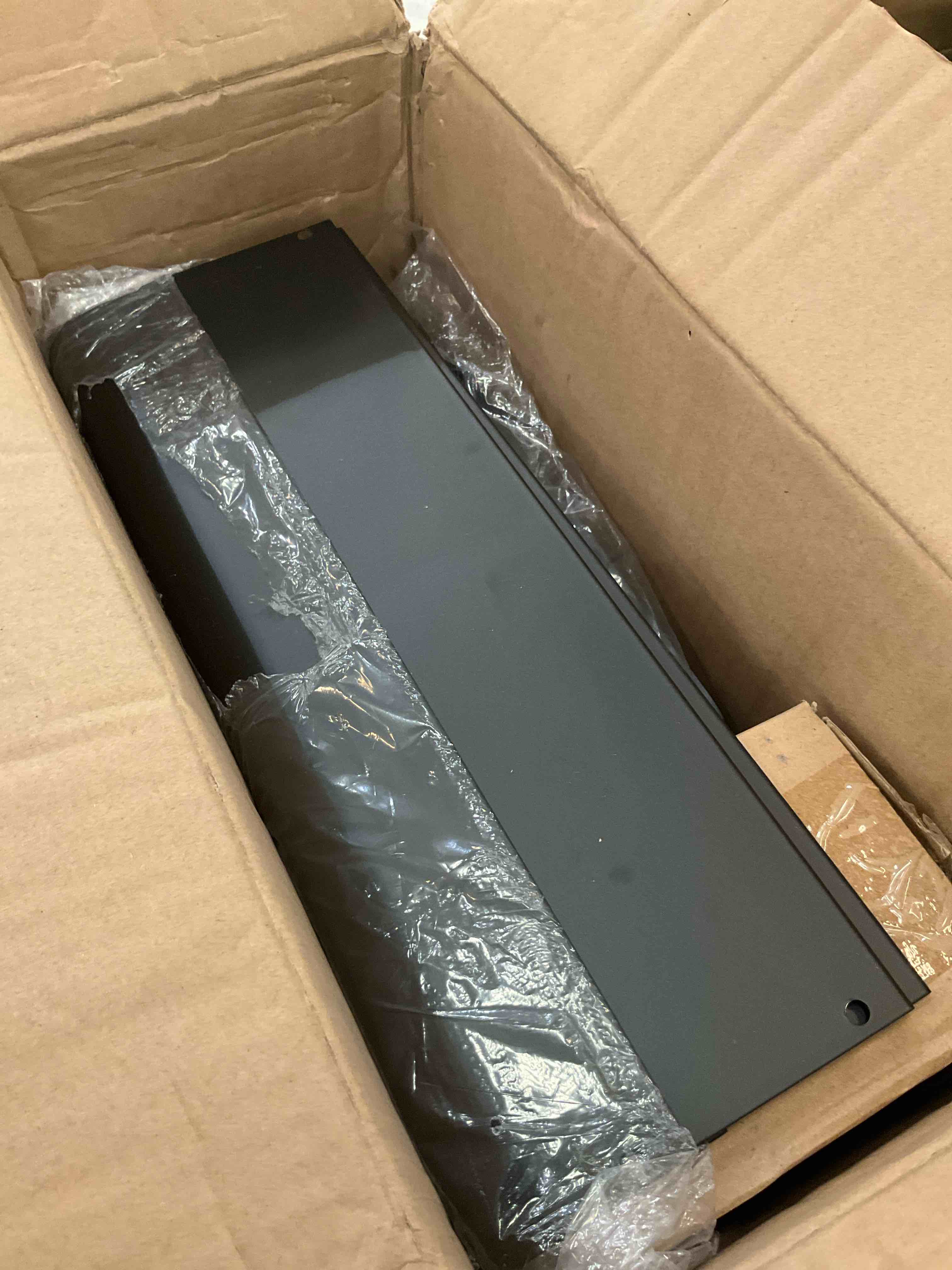 https://s3.amazonaws.com/lotting-images-prod/BargainHunt/EXS01449977_1717786300889.jpeg